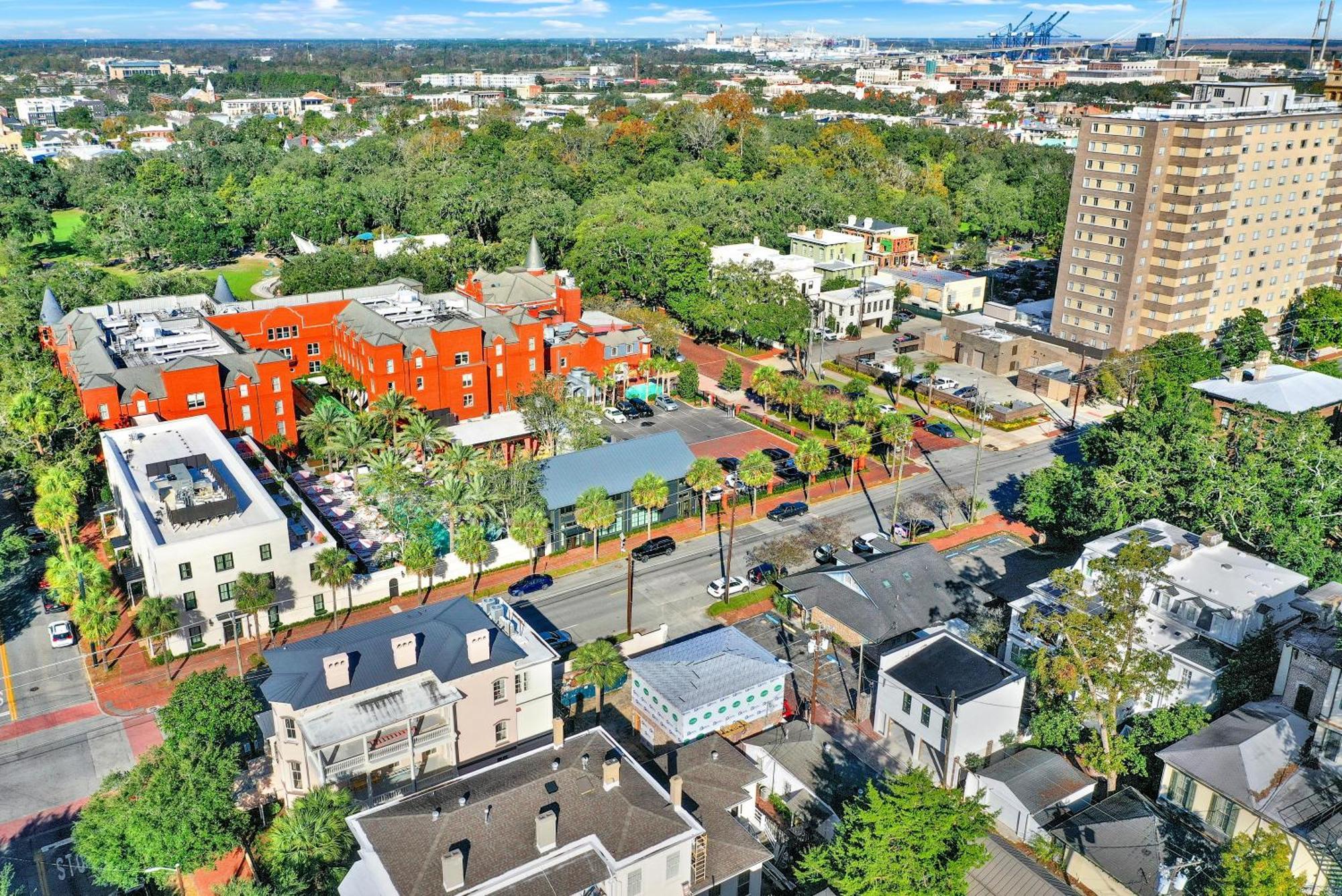704 Abercorn * Savannah