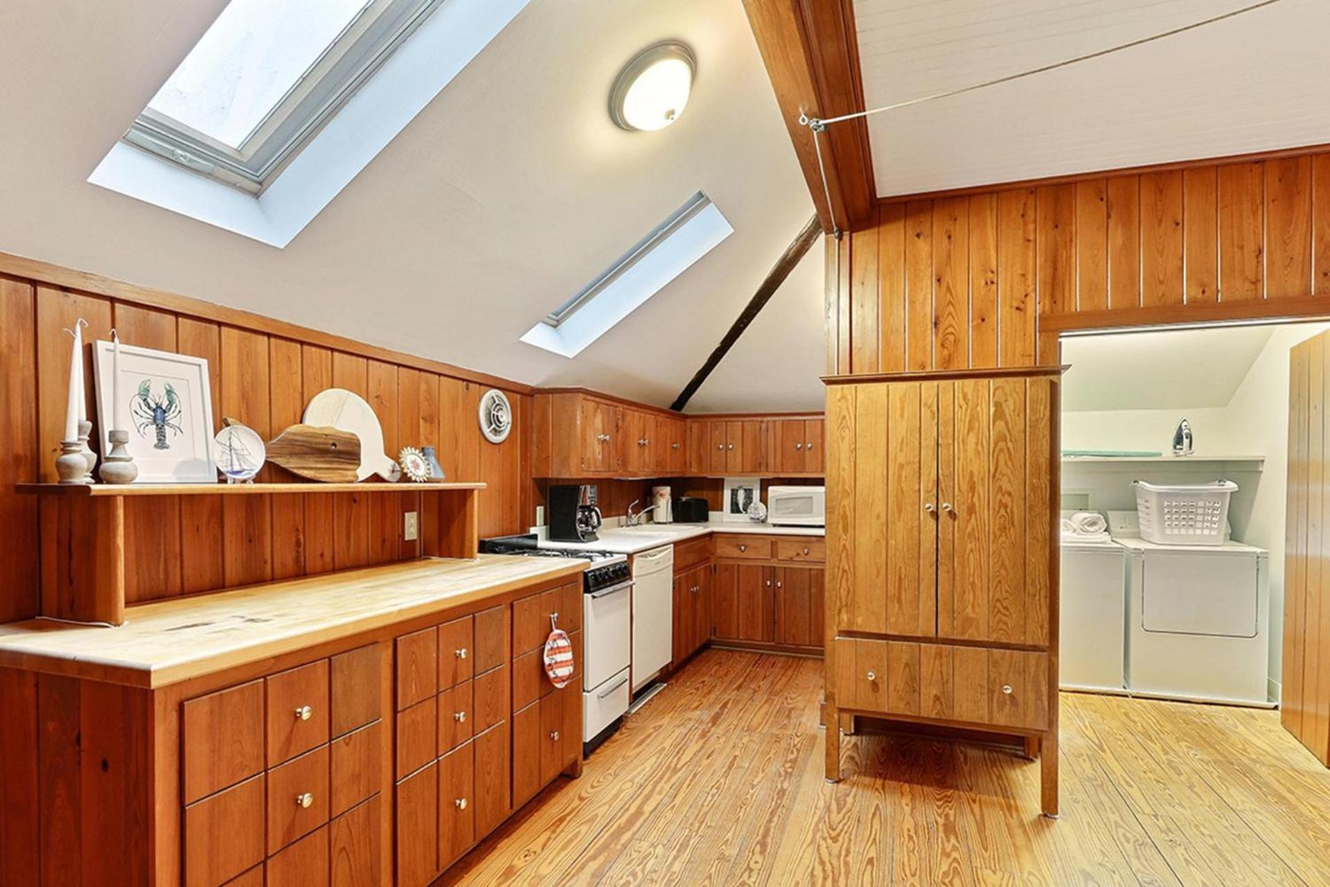 Captain's Quarters On Lafayette *