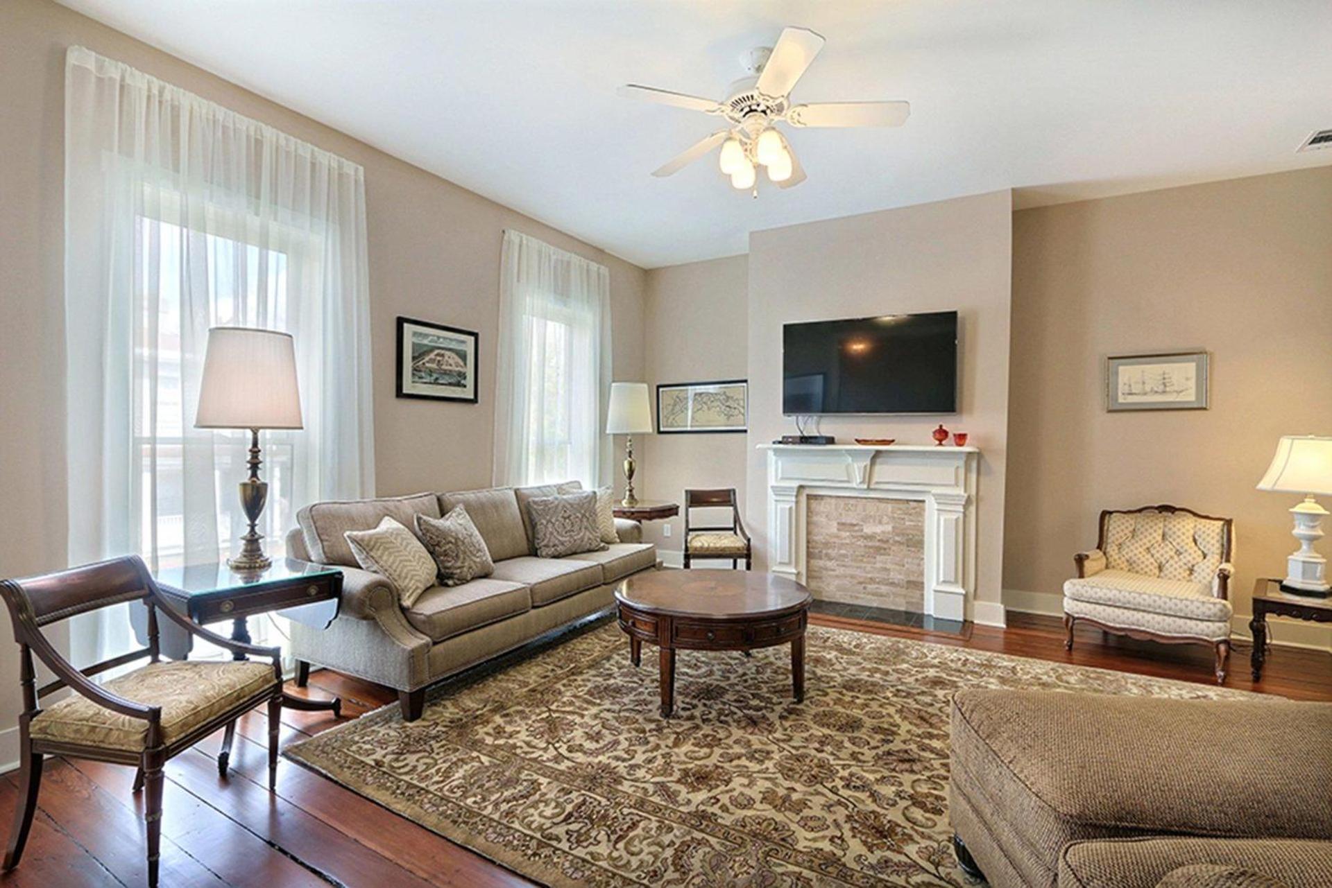 Change Of Place Estate * Savannah