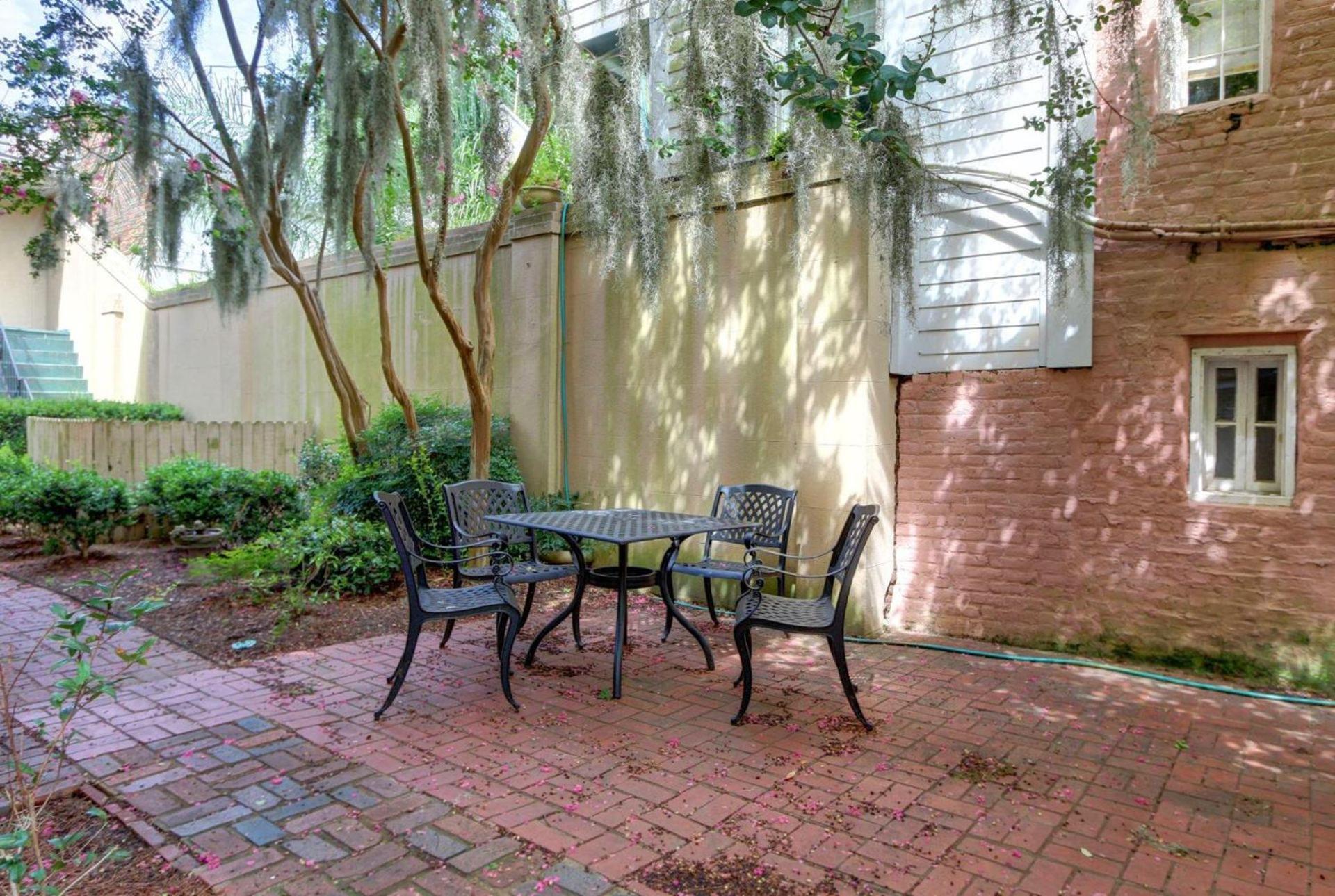 Romancing The Jones * Savannah