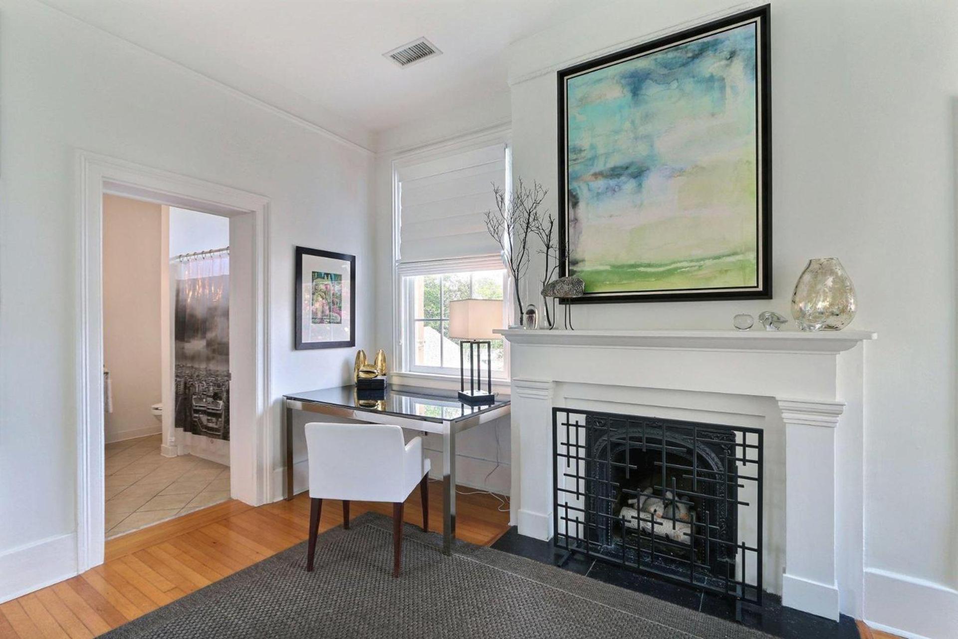 Apartment Romancing The Jones