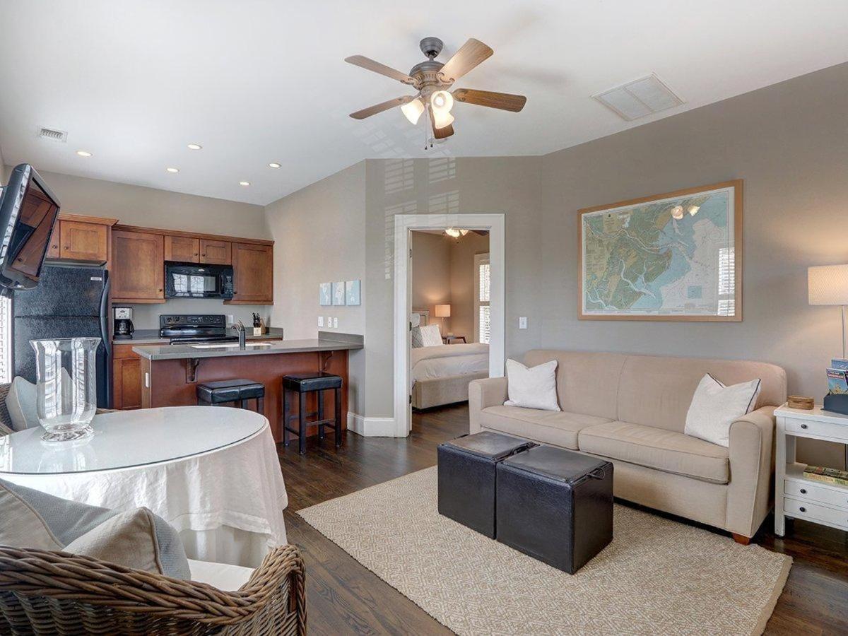 Southern Elegance Carriage House Apartment Savannah