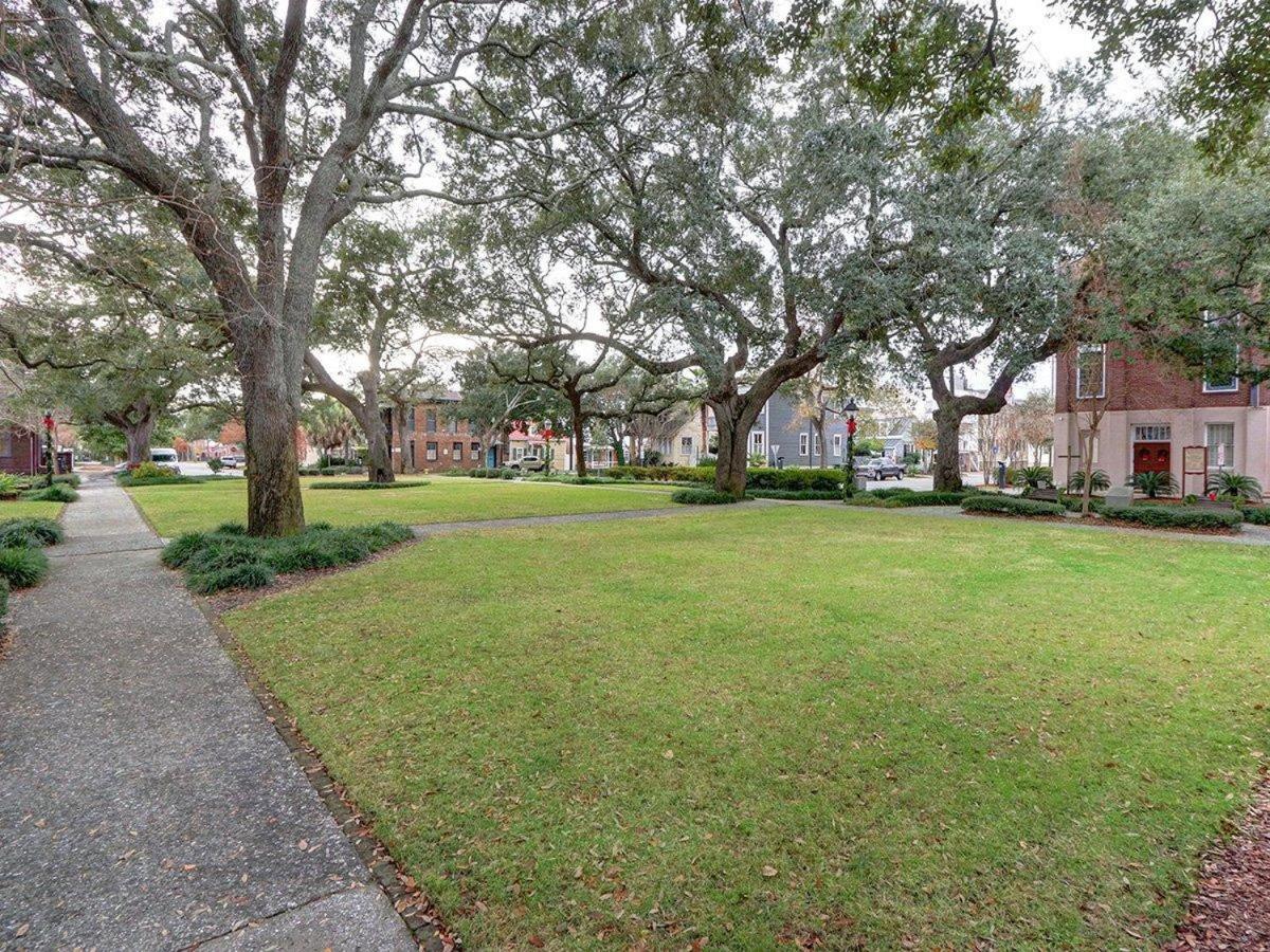 Broughton Deco Carriage Savannah