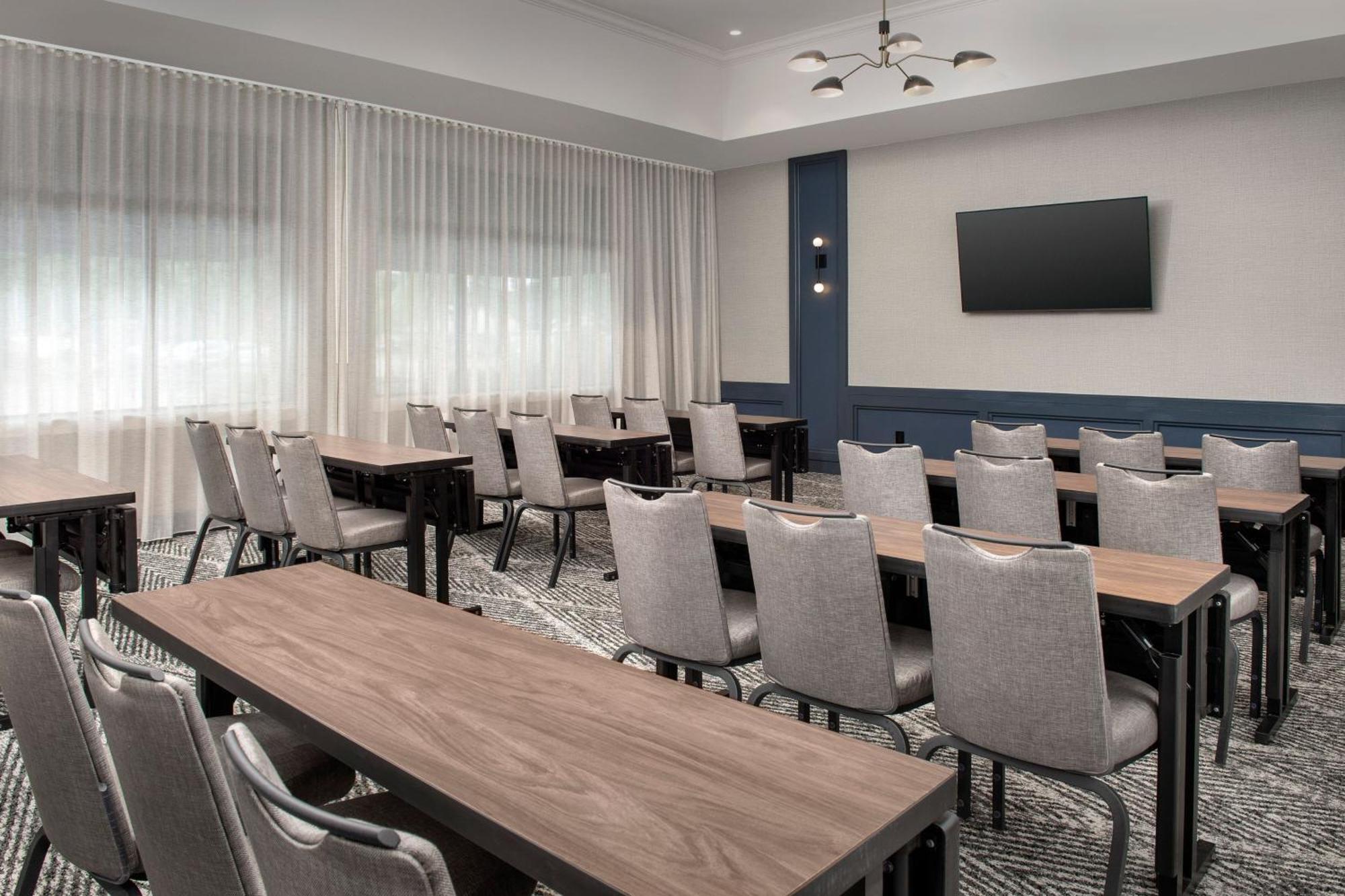 Courtyard By Marriott Downtown - Historic District Hotel Savannah