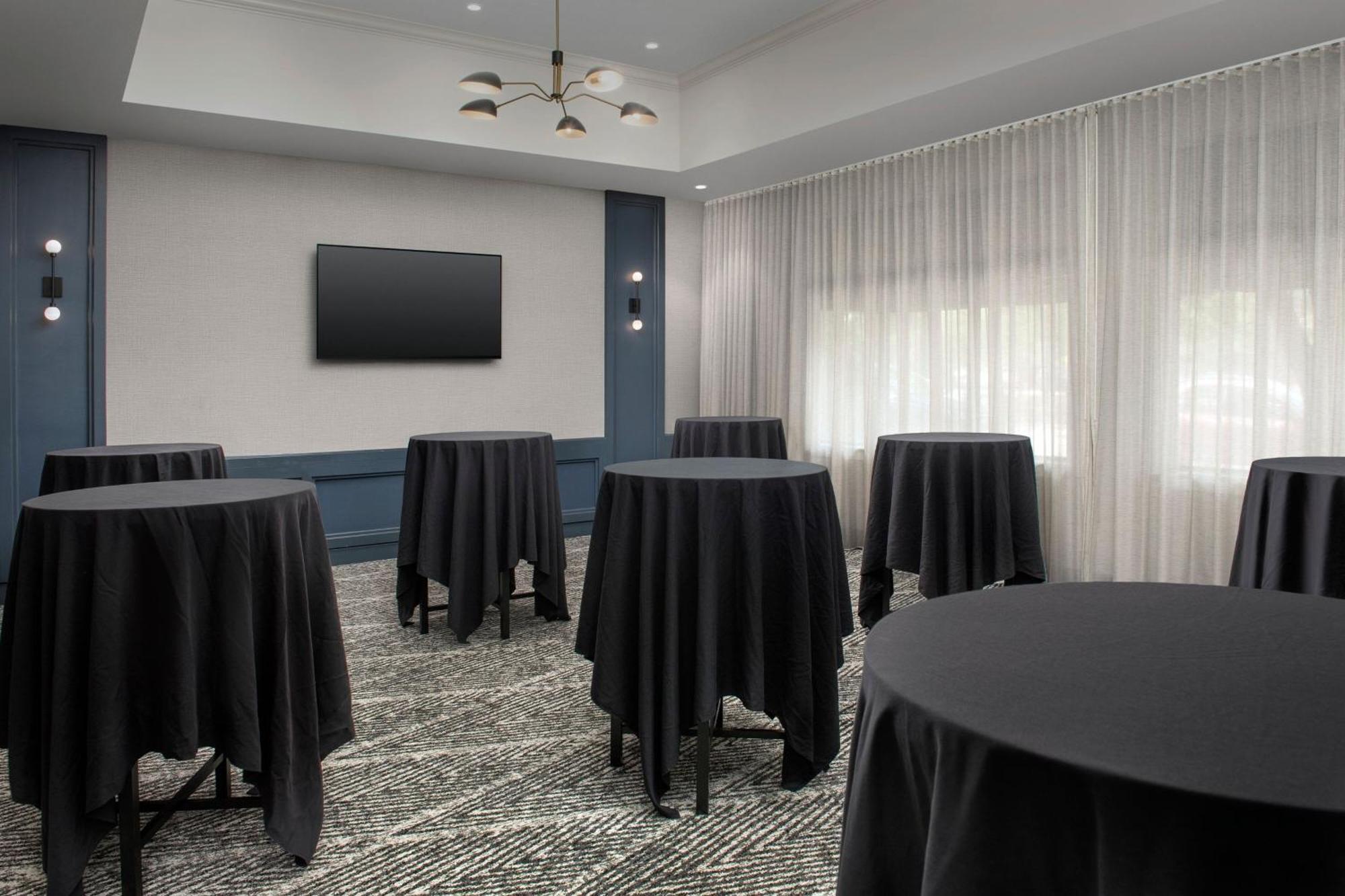 Courtyard By Marriott Downtown - Historic District Savannah