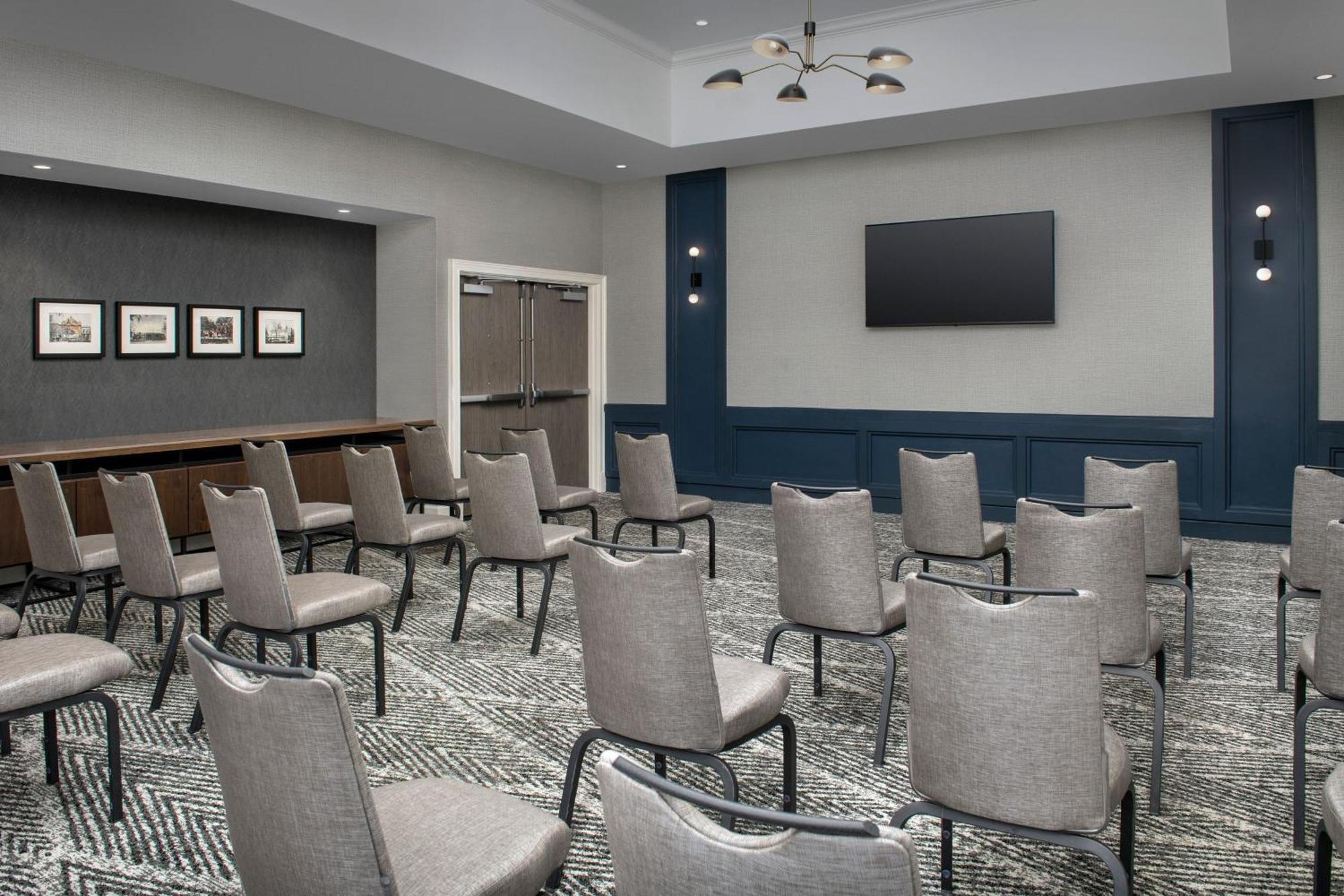 Courtyard By Marriott Downtown - Historic District
