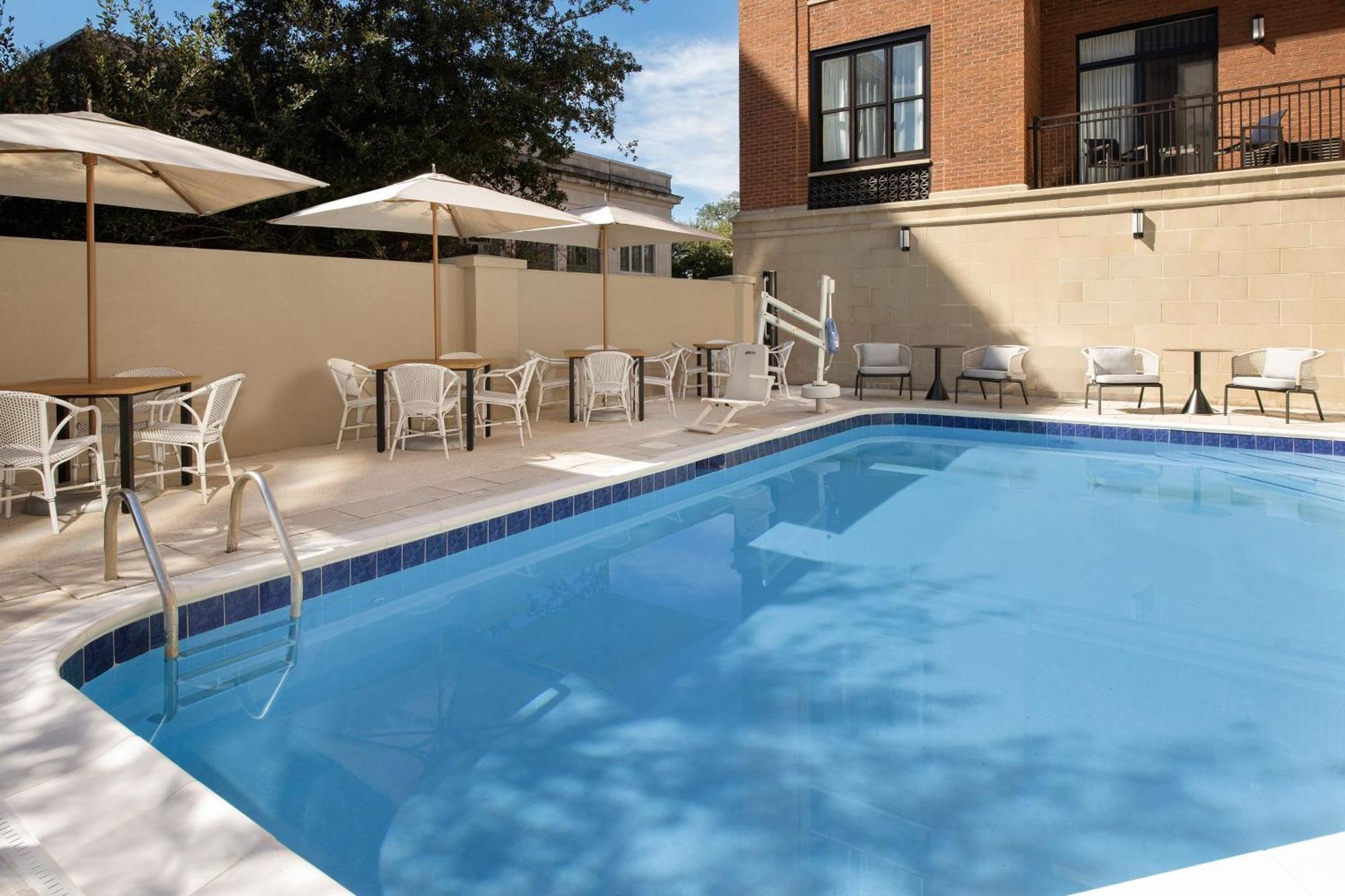 Courtyard By Marriott Downtown - Historic District 3*