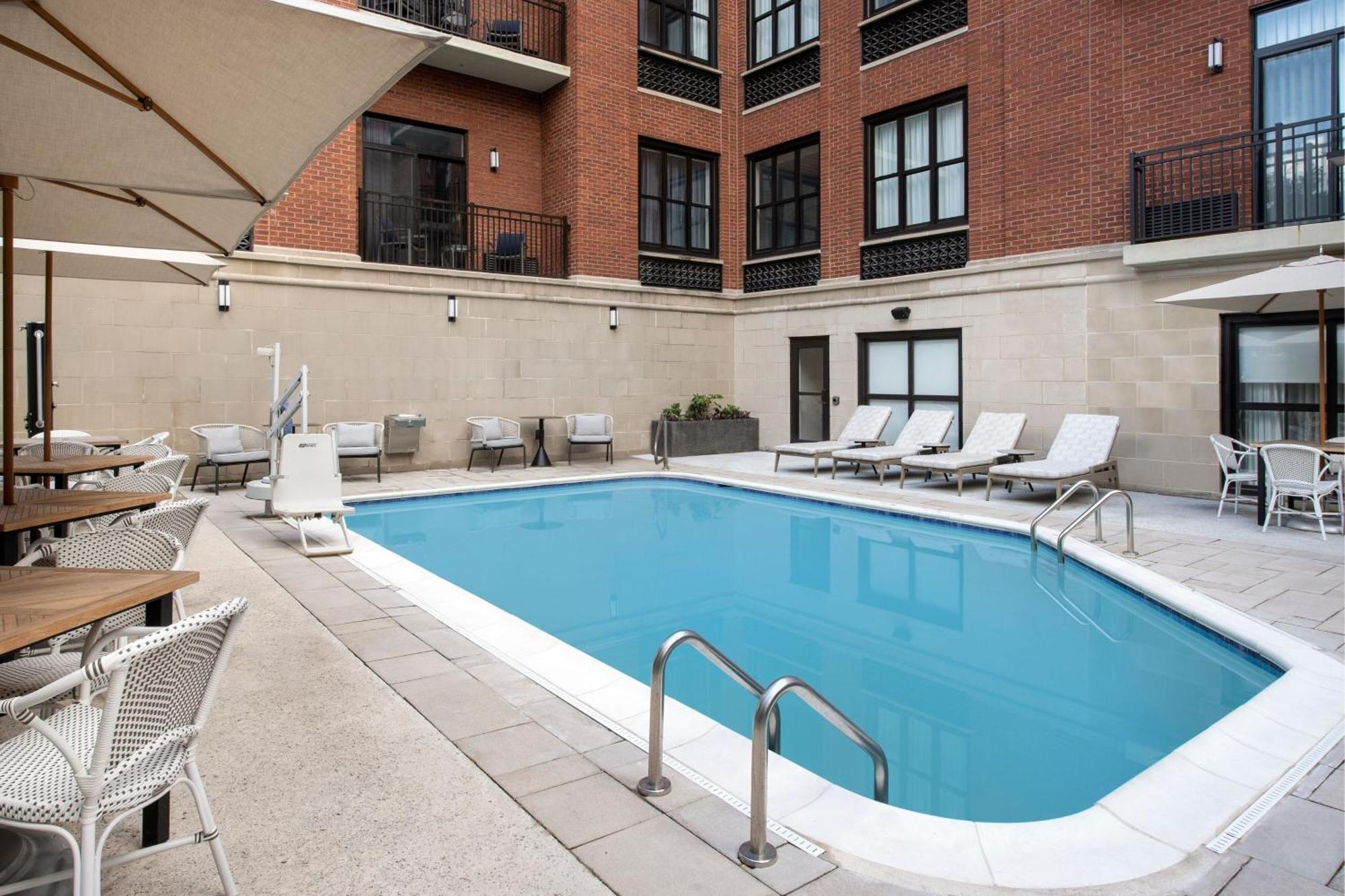 Courtyard By Marriott Downtown - Historic District 3* Savannah