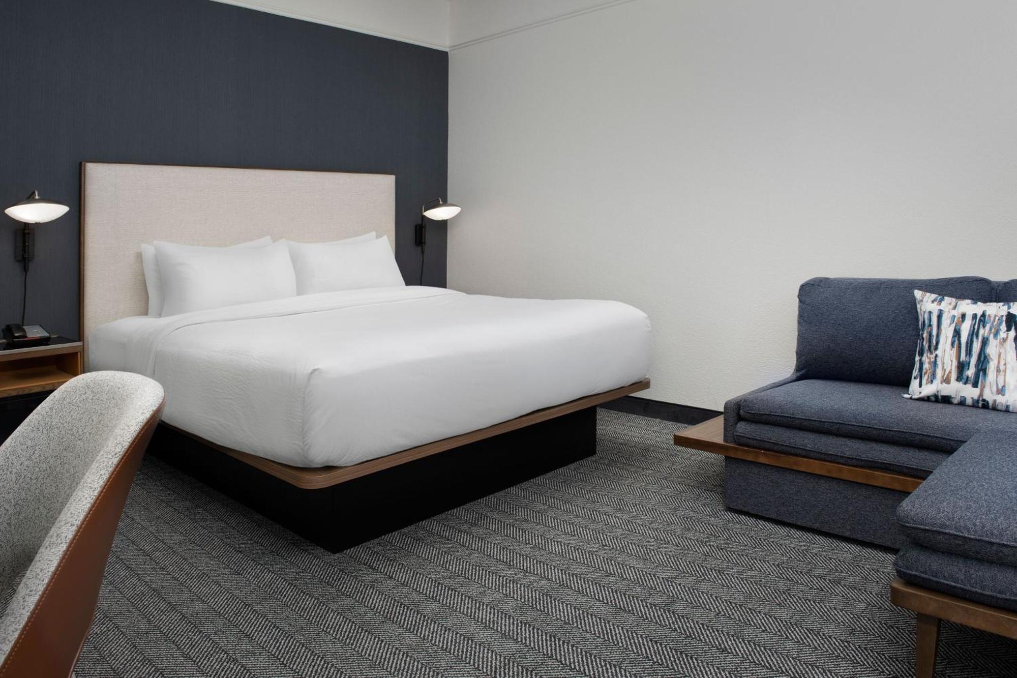 Courtyard By Marriott Downtown - Historic District