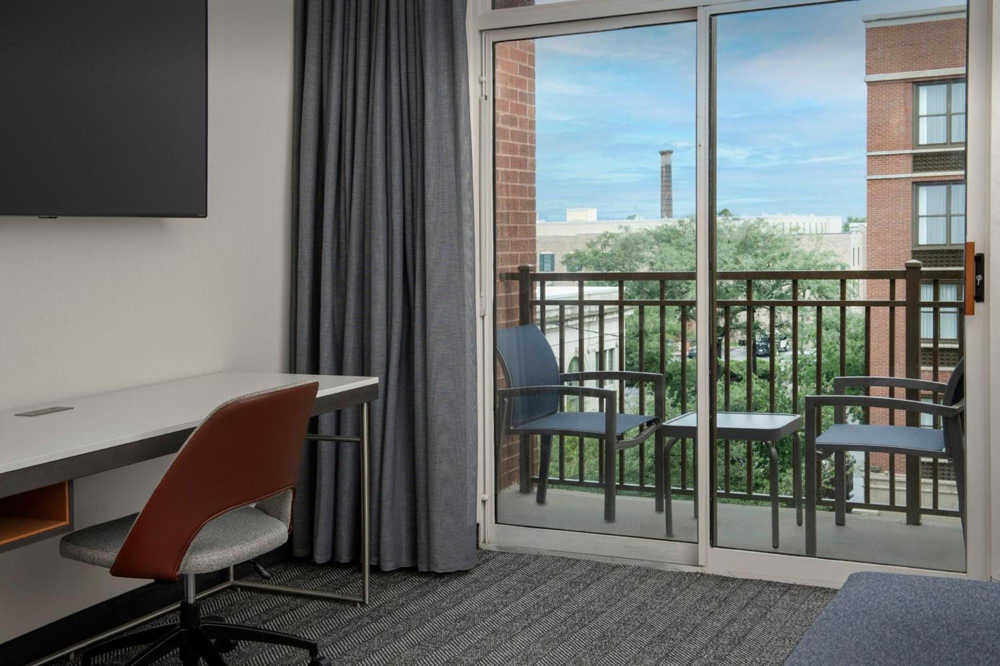 Courtyard By Marriott Downtown - Historic District 3*