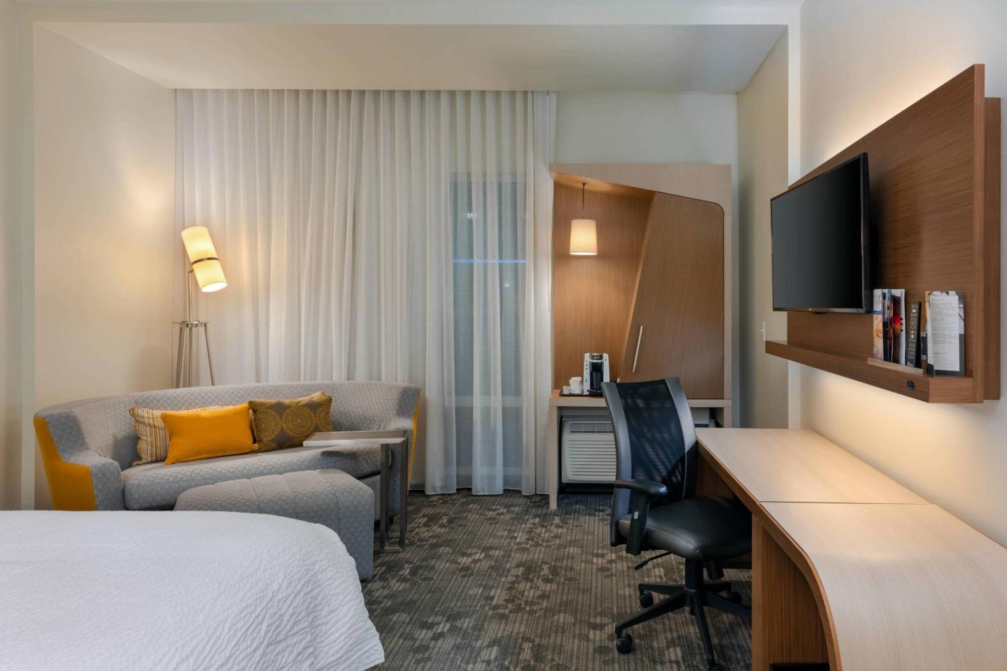 Hotel Courtyard By Marriott Airport Savannah