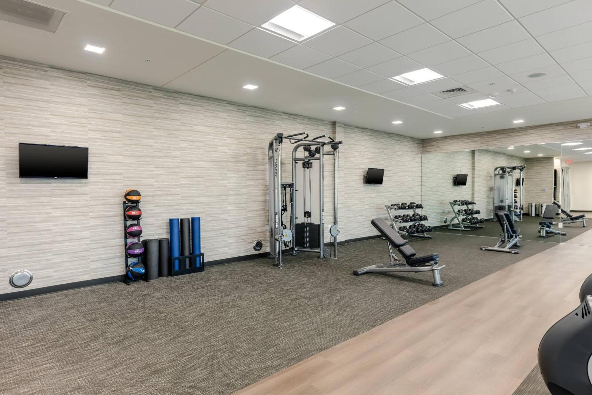 Courtyard By Marriott Airport 3*