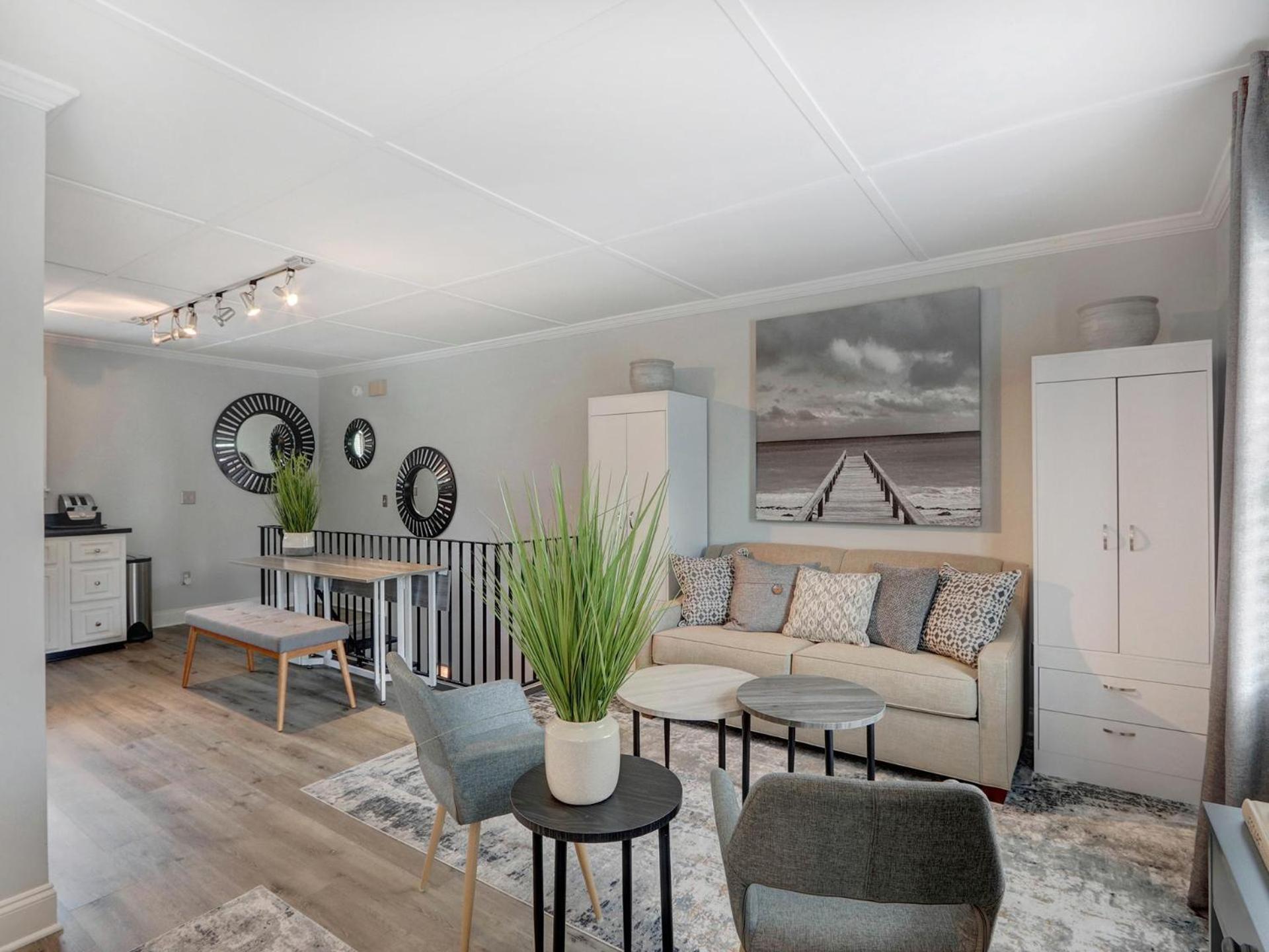 Broughton Deco Carriage Apartment