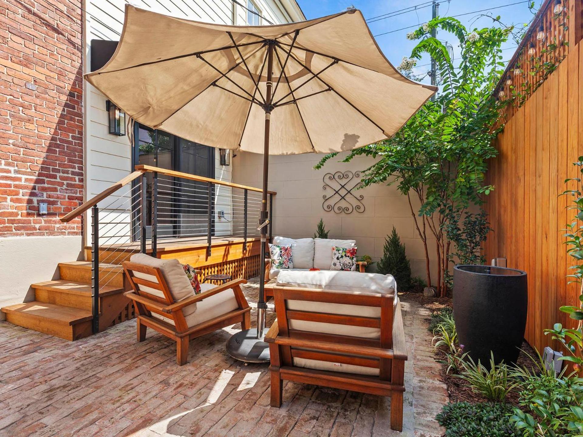 Luxury On Lincoln Savannah