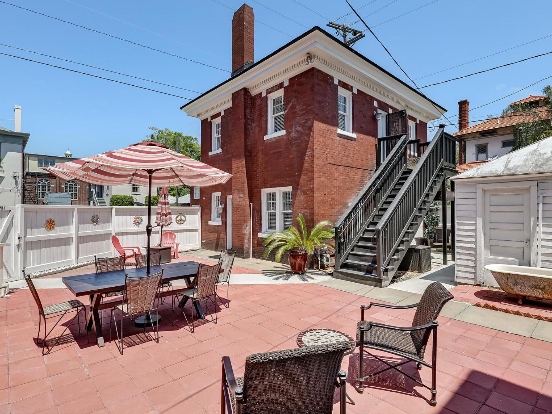 Drayton Place 4 *