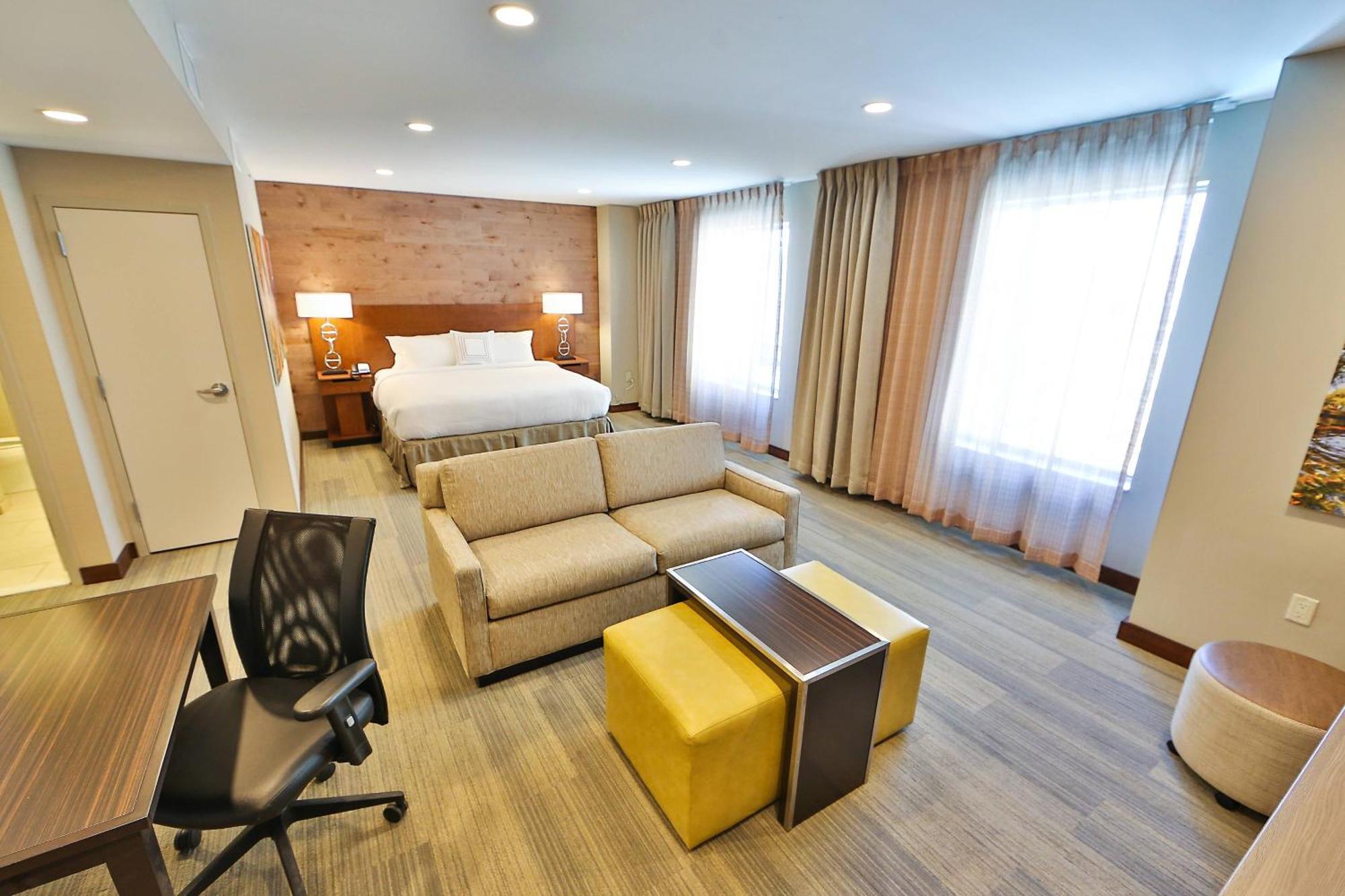 Hotel Fairfield & By Marriott Midtown 3*