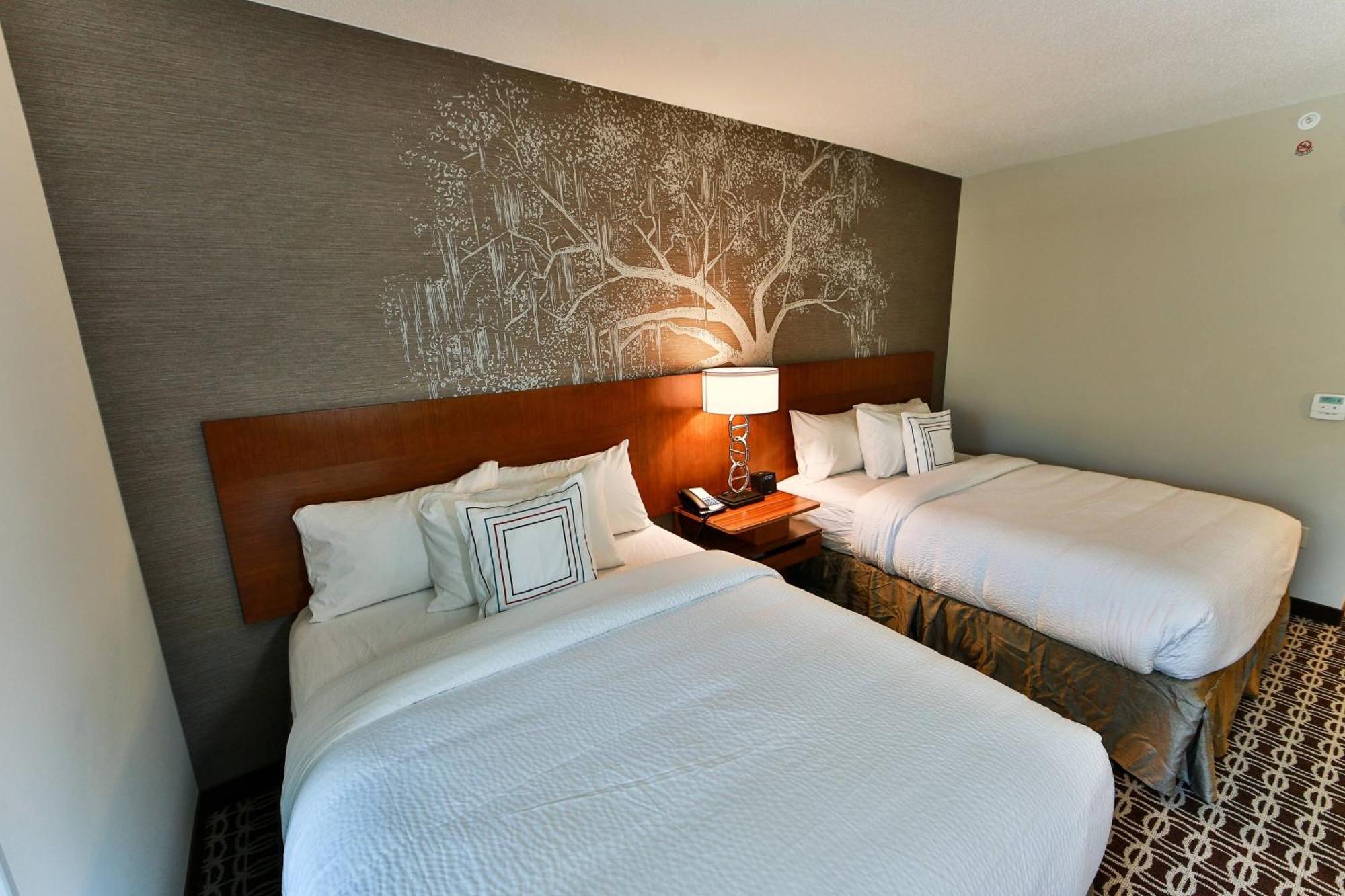 Fairfield & By Marriott Midtown Hotel Savannah