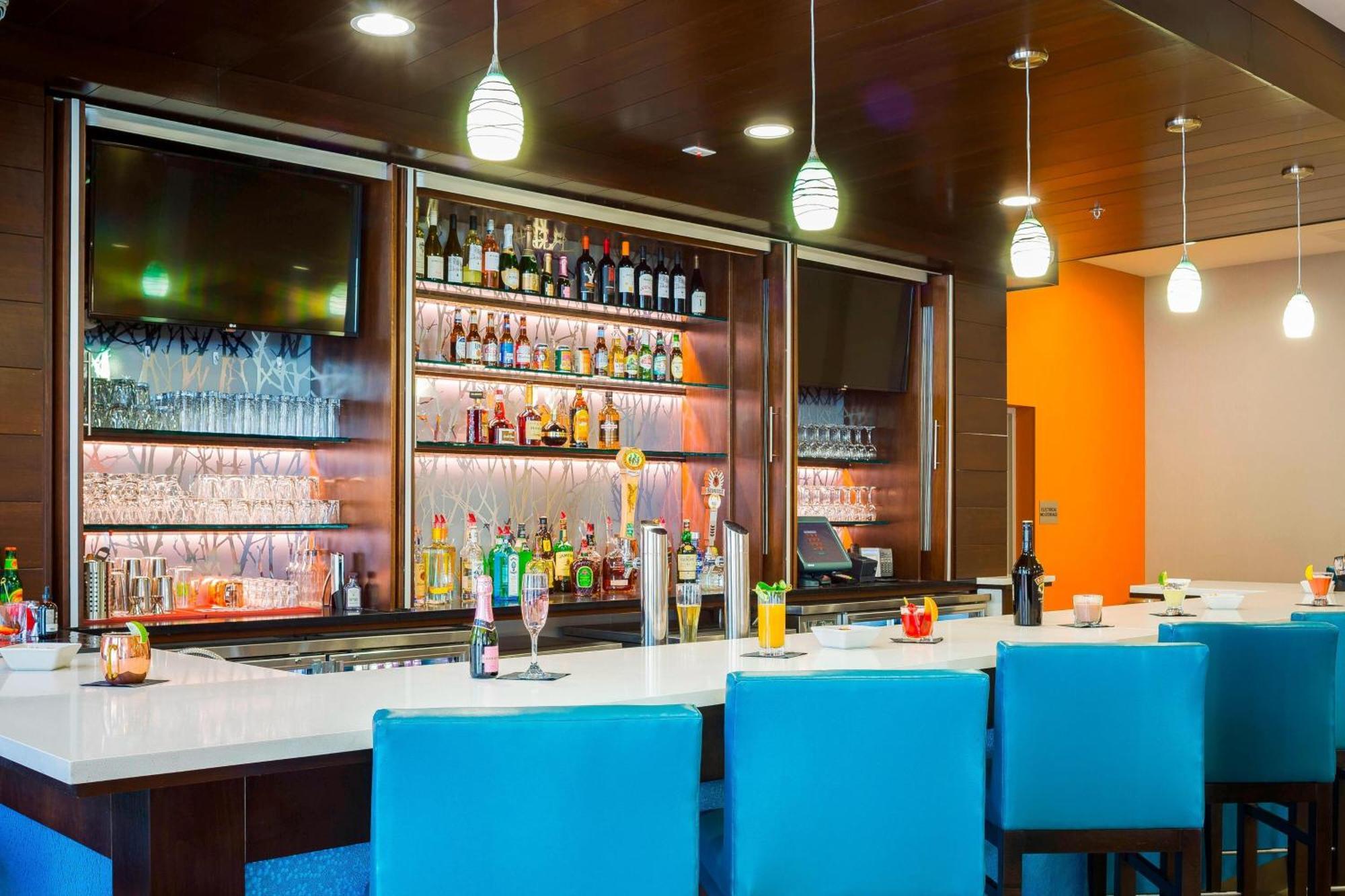 Fairfield & By Marriott Downtown Historic District 3* Savannah