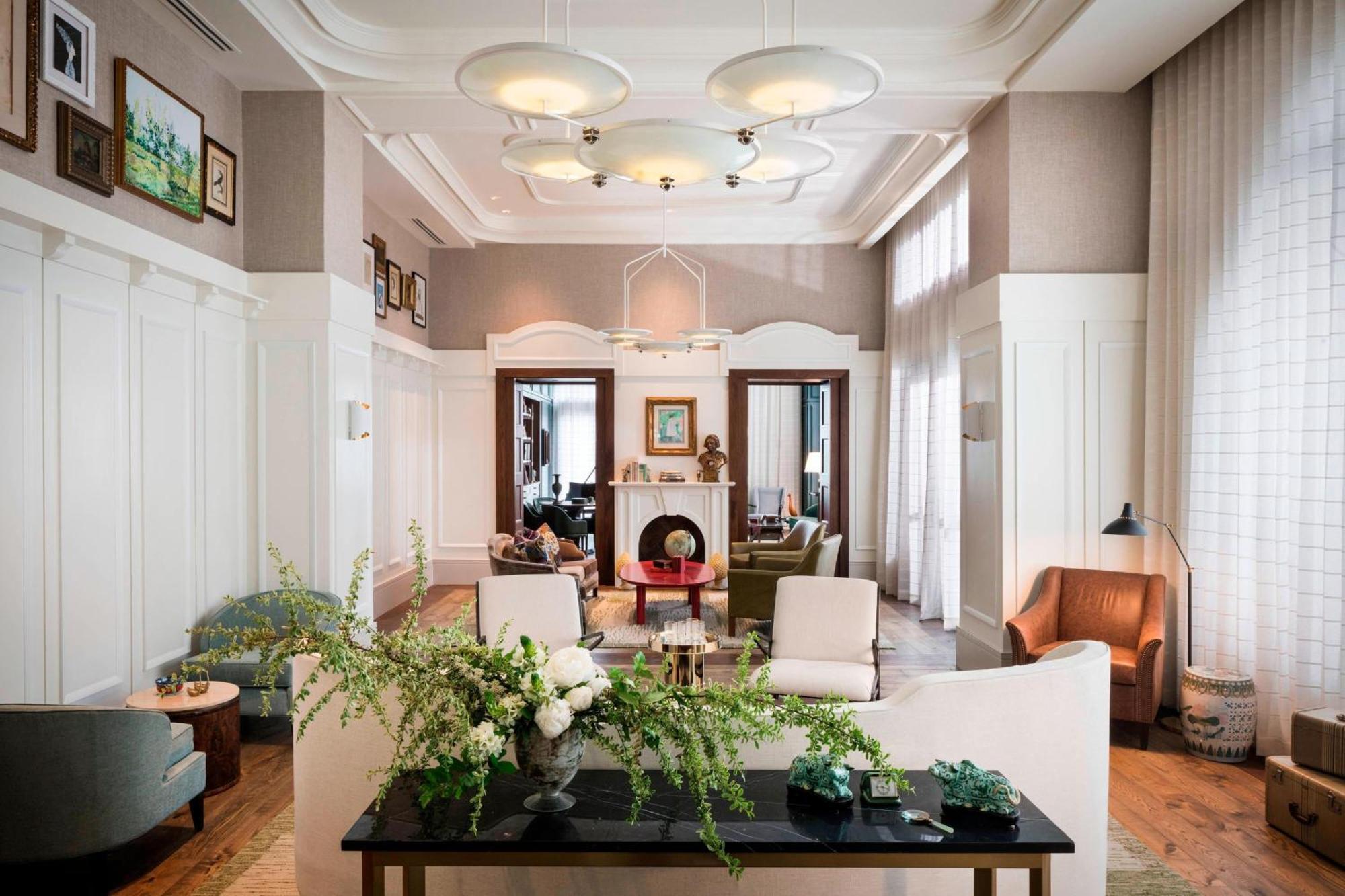 Perry Lane Hotel, A Luxury Collection Hotel, 5*