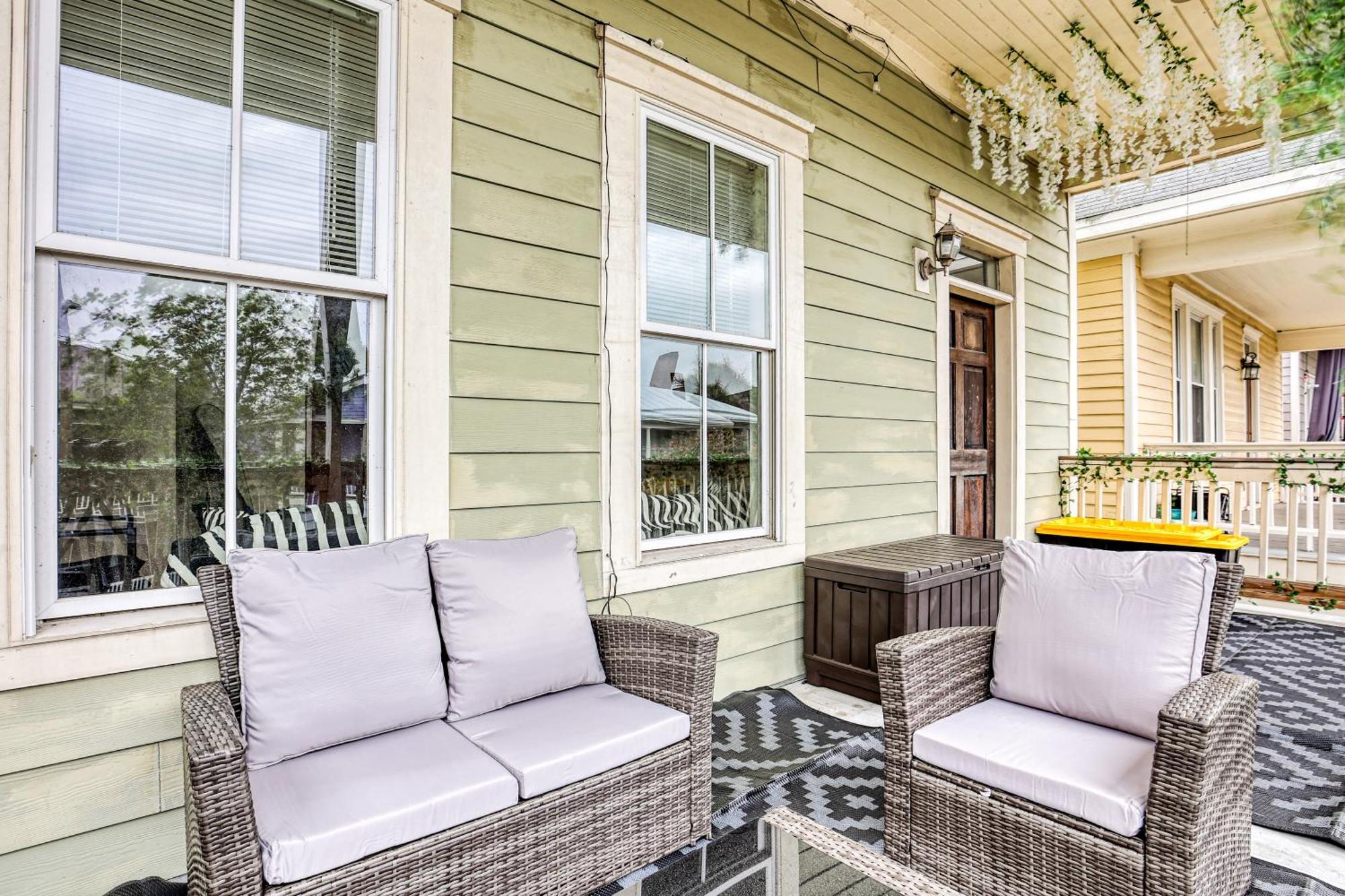 7 Ppl, 5min To Starland, Dt, Forsyth, River St, 2 Balcony Holiday home Savannah