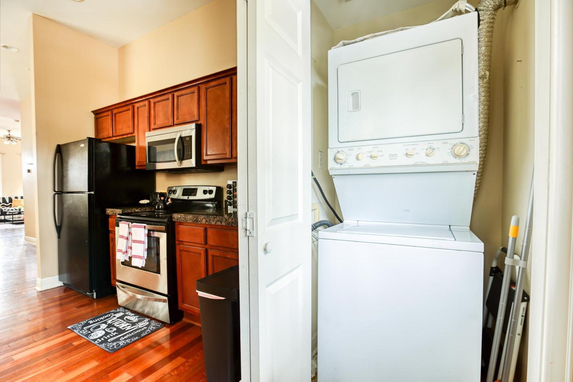 Holiday home 7 Ppl, 5min To Starland, Dt, Forsyth, River St, 2 Balcony Savannah