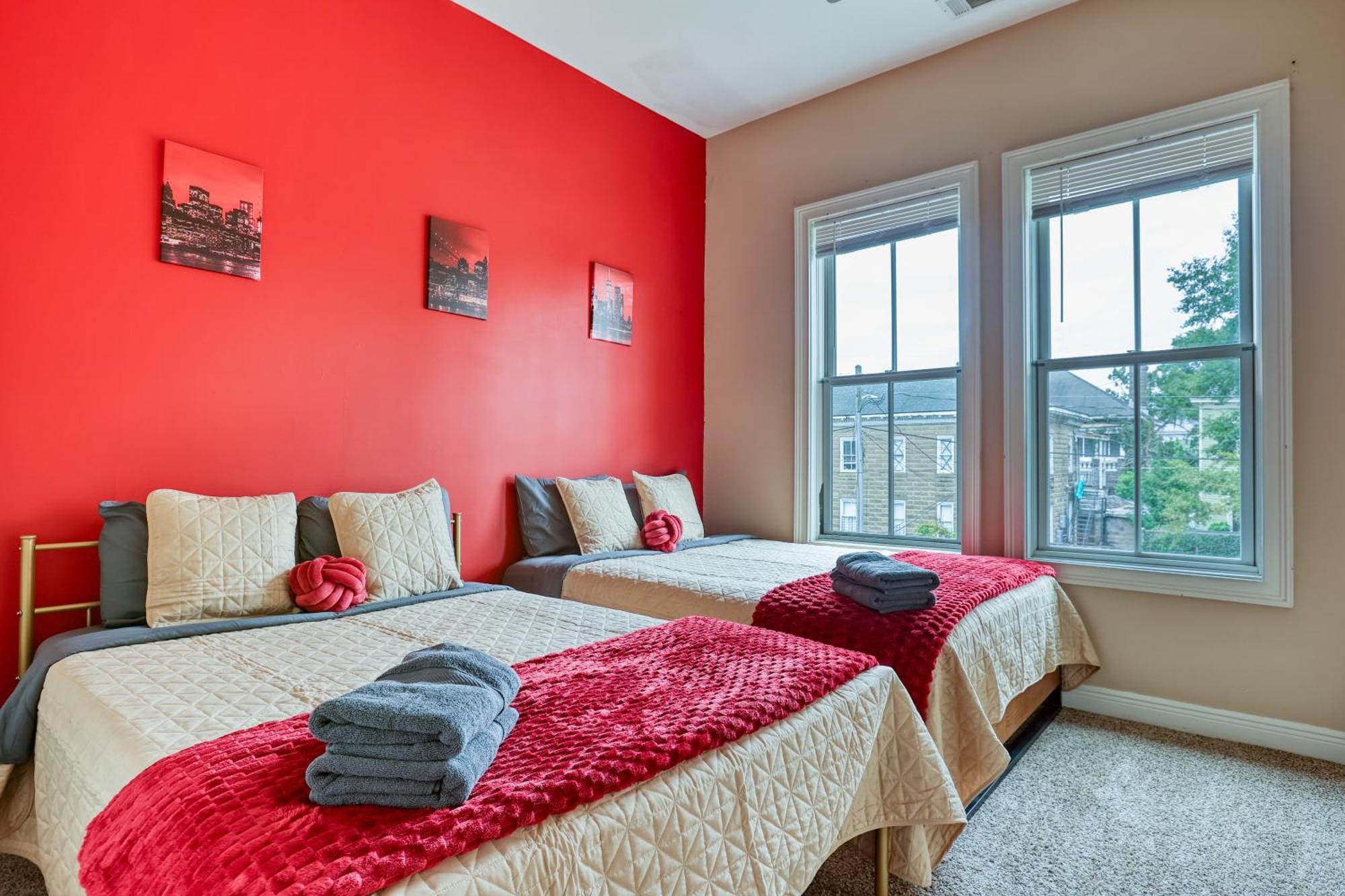 Holiday home 5min To Dt - King Beds - Parking - Telescope - Private Balcony Savannah