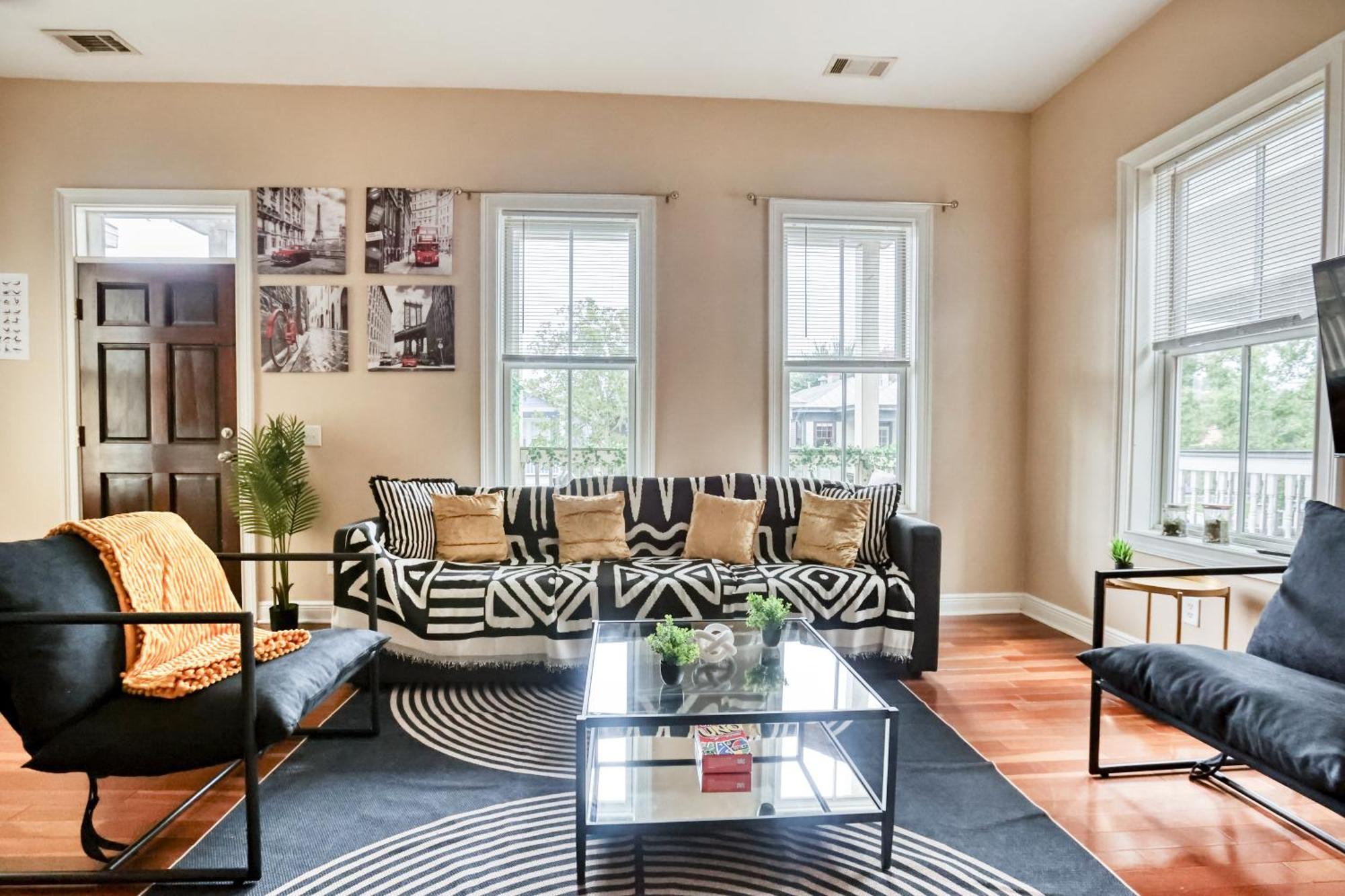 5min To Dt - King Beds - Parking - Telescope - Private Balcony Savannah