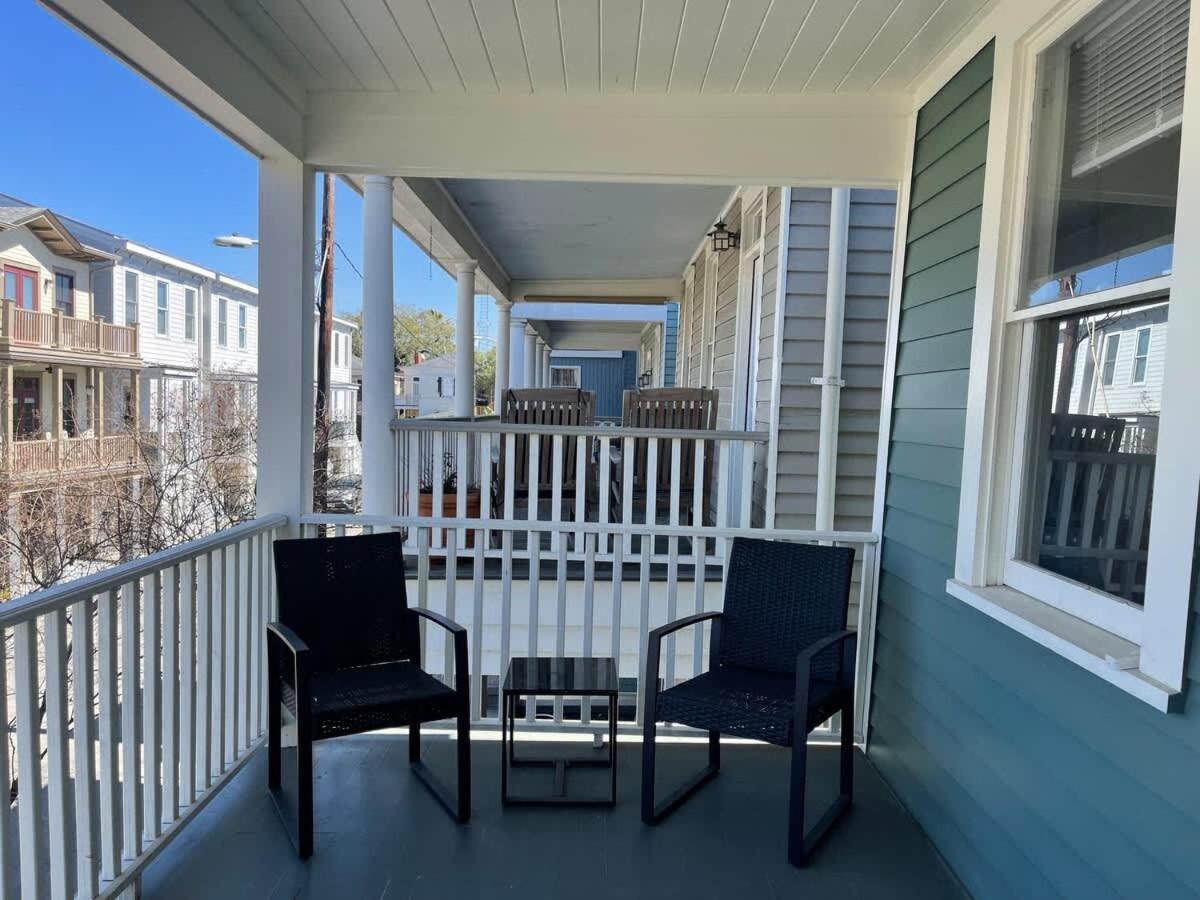 Elegant Duplex Steps To Forsyth! Holiday home