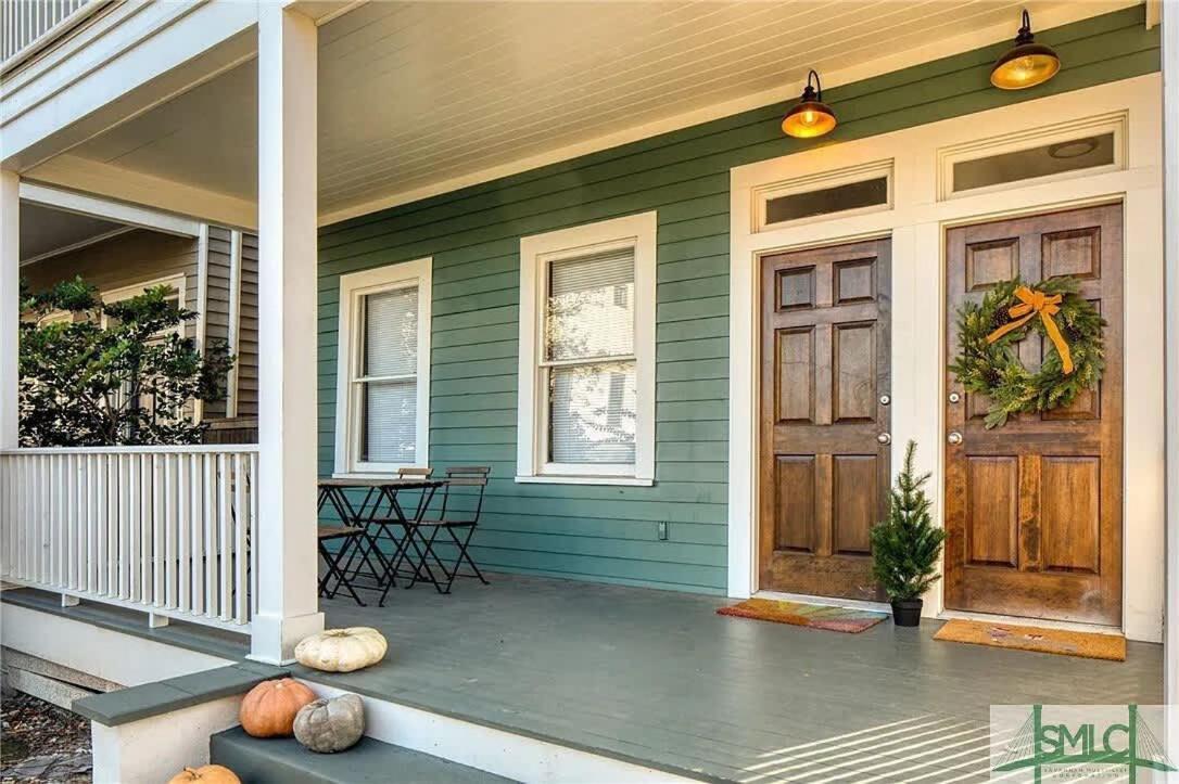 Elegant Duplex Steps To Forsyth! Holiday home