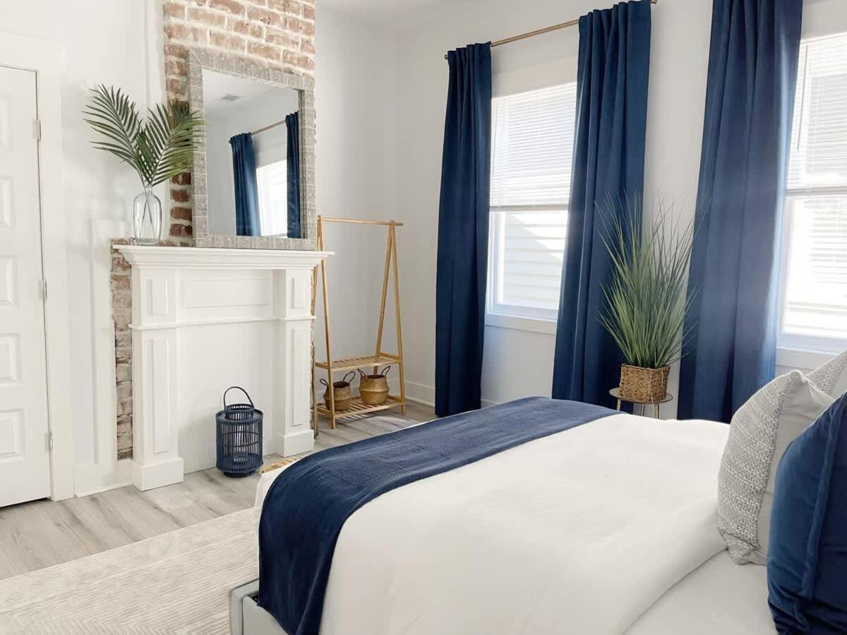 Holiday home Elegant Duplex Steps To Forsyth!