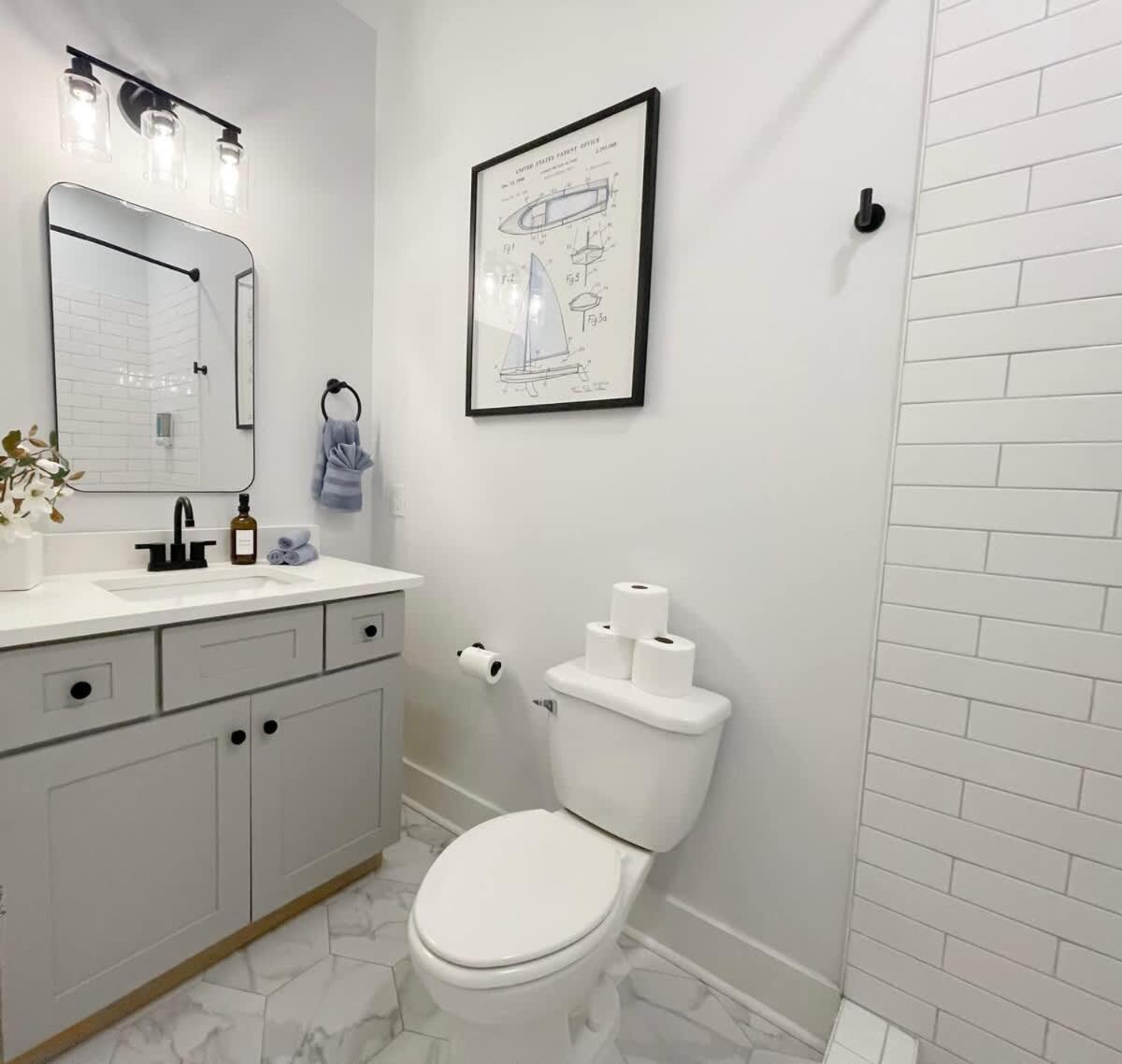 Elegant Duplex Steps To Forsyth! Holiday home