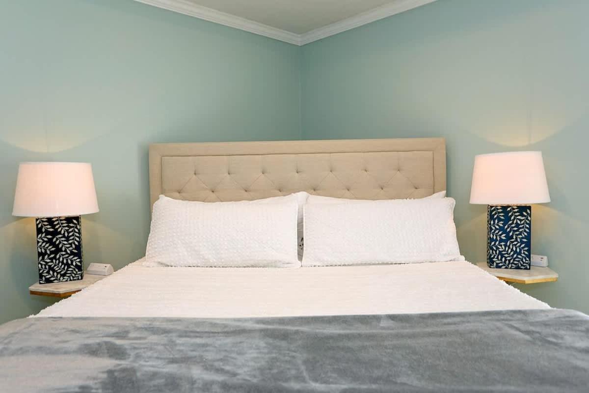 Renovated Pool Paradise Private Oasis Sleeps 14