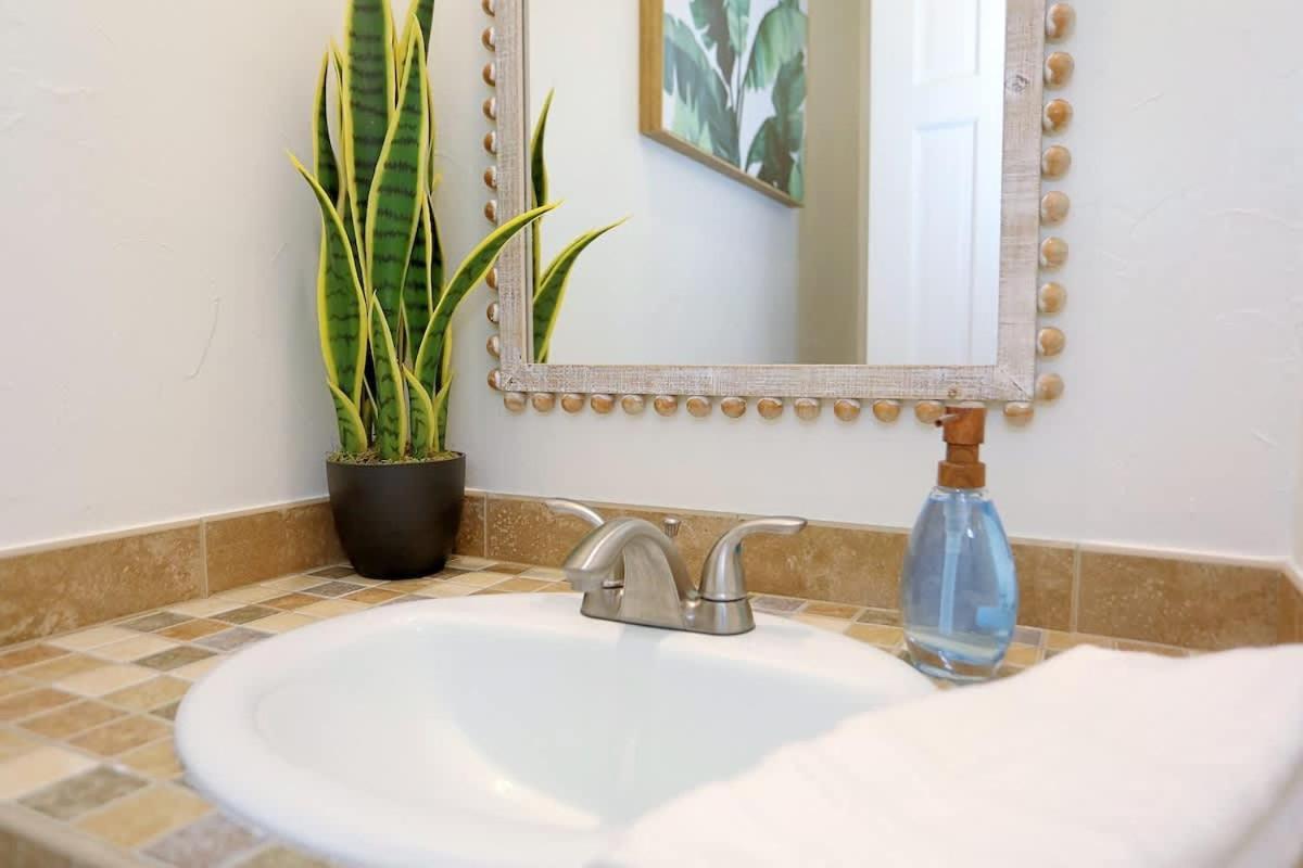 Renovated Pool Paradise Private Oasis Sleeps 14