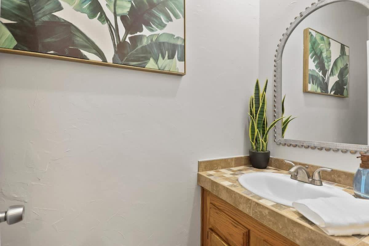 Holiday home Renovated Pool Paradise Private Oasis Sleeps 14 Savannah