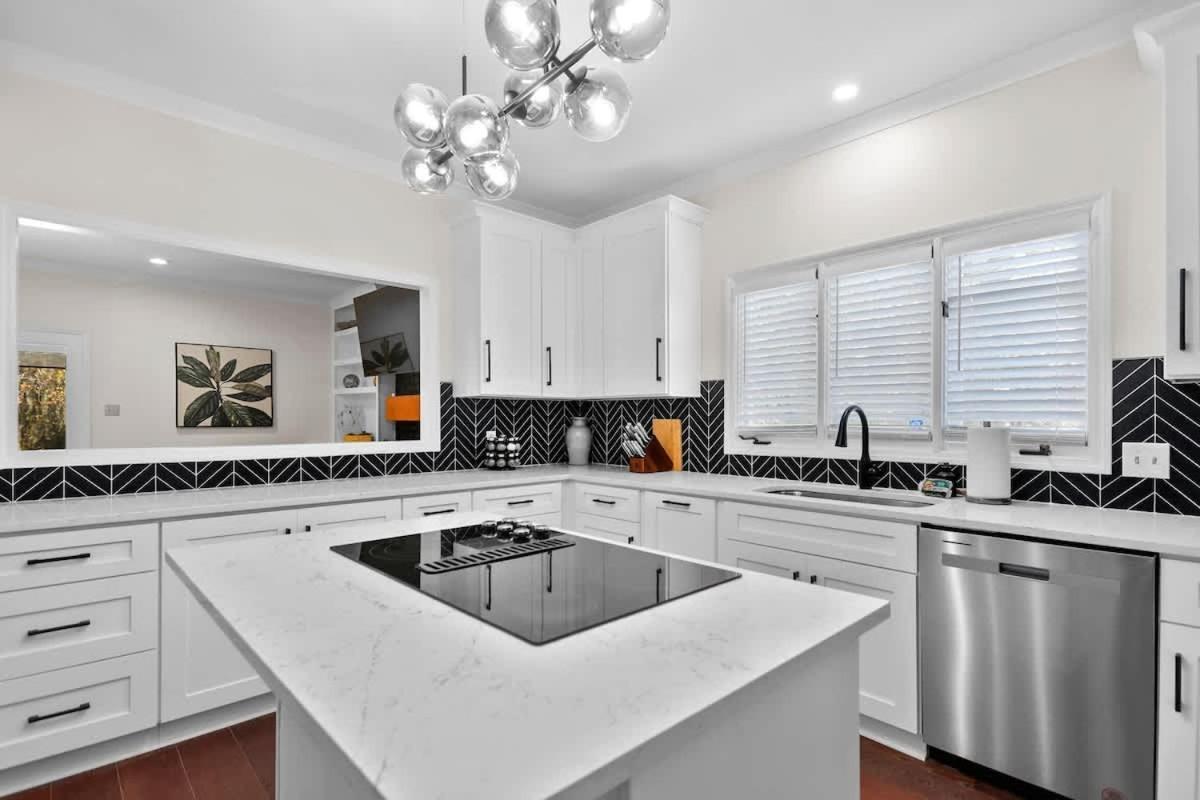 Renovated Pool Paradise Private Oasis Sleeps 14