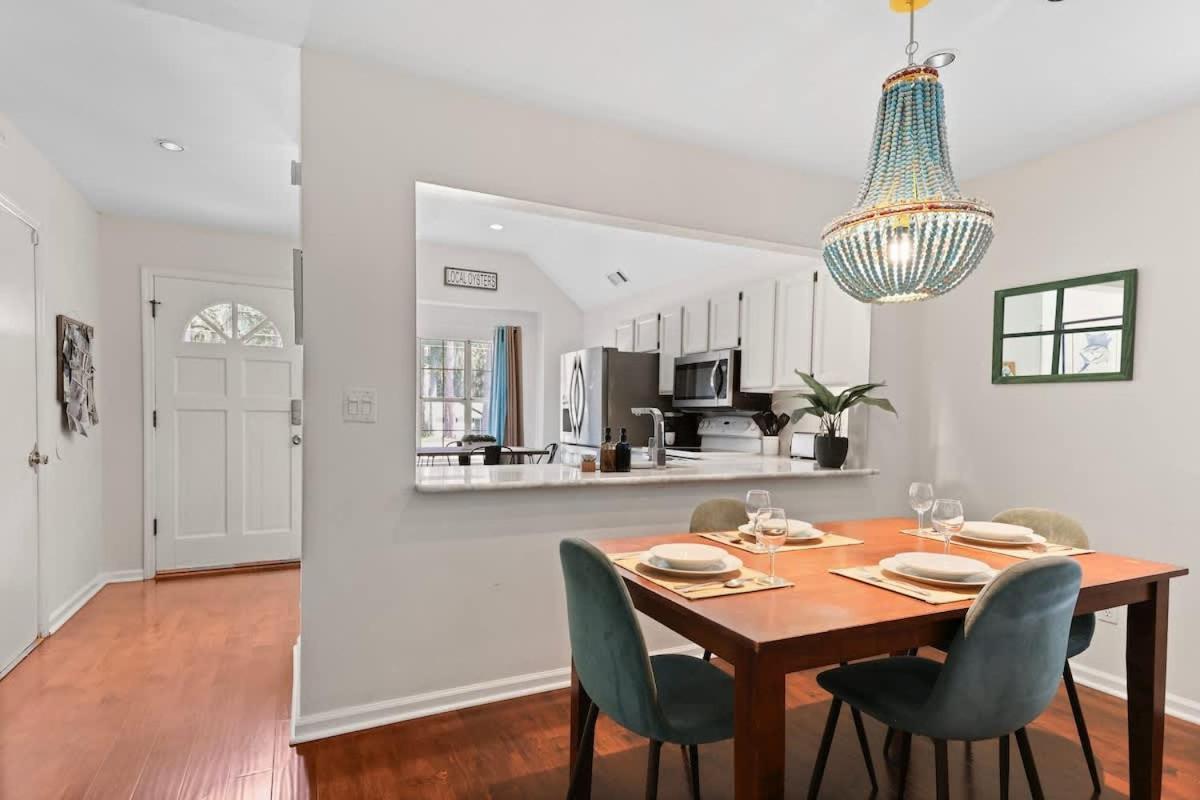 New Spacious Near & Dogs Welcome