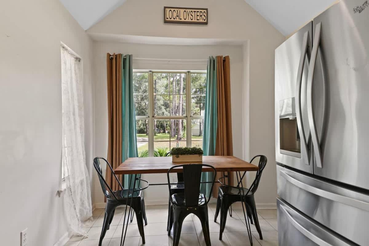 Holiday home New Spacious Near & Dogs Welcome