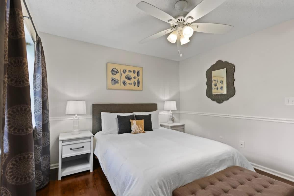 New Spacious Near & Dogs Welcome Holiday home