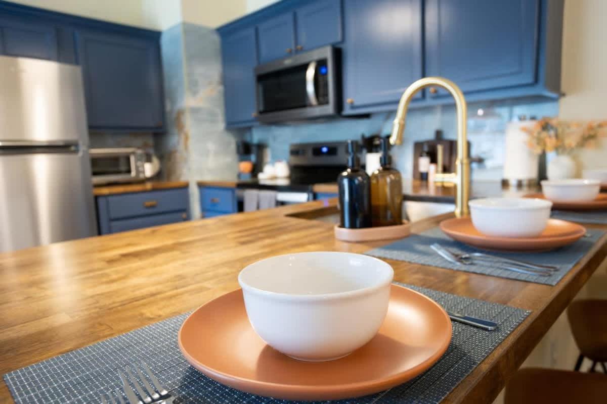 New Meets Nostalgic - Adorable Sleeps 8 *