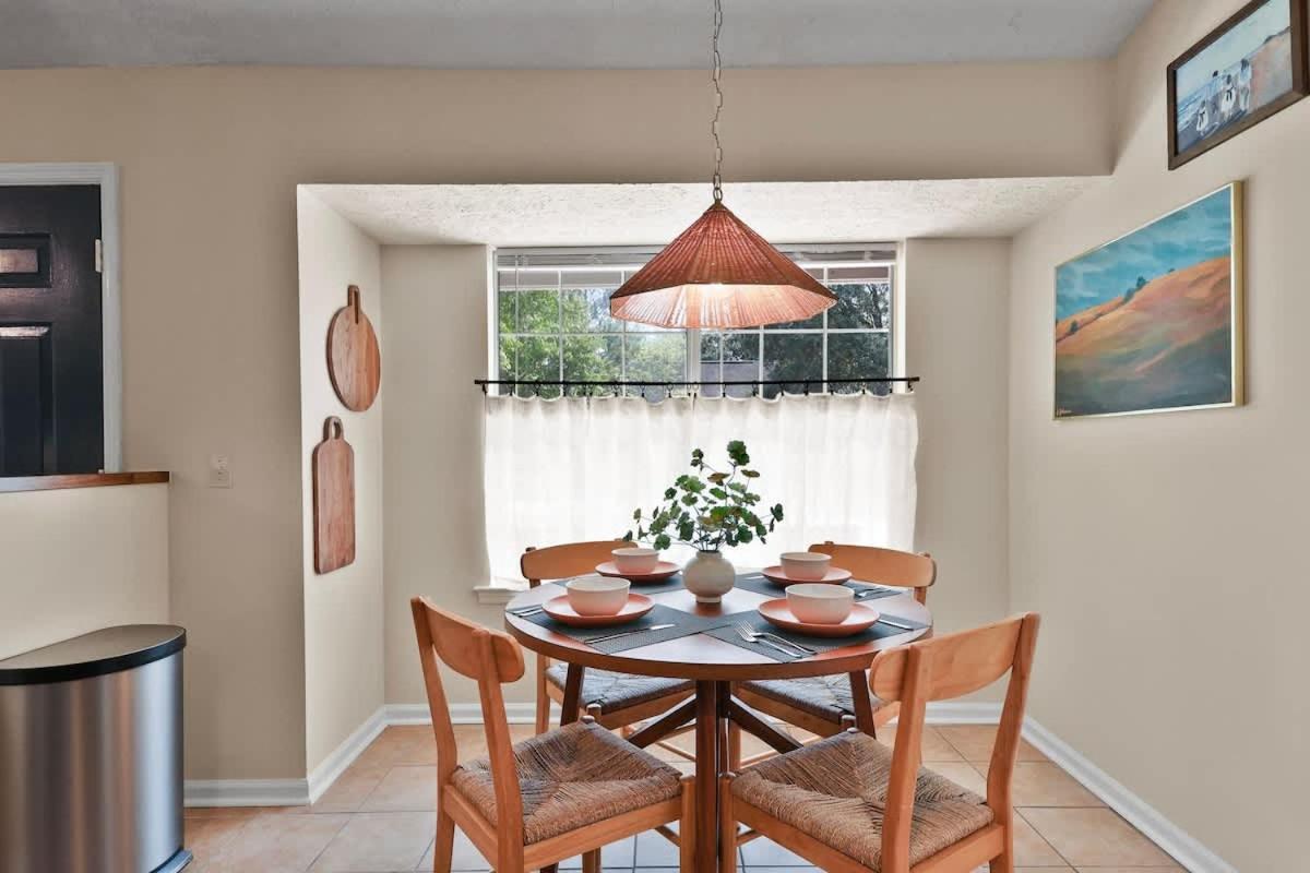 New Meets Nostalgic - Adorable Sleeps 8 Savannah