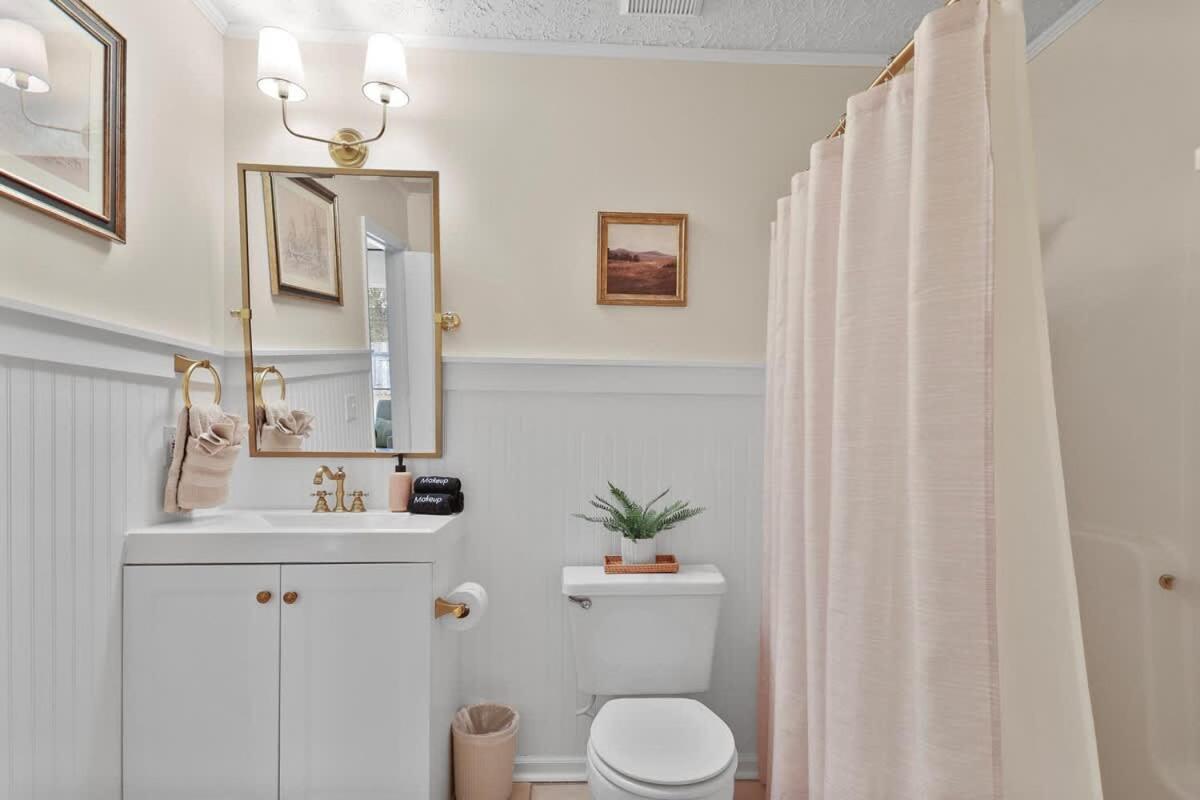 Holiday home New Meets Nostalgic - Adorable Sleeps 8