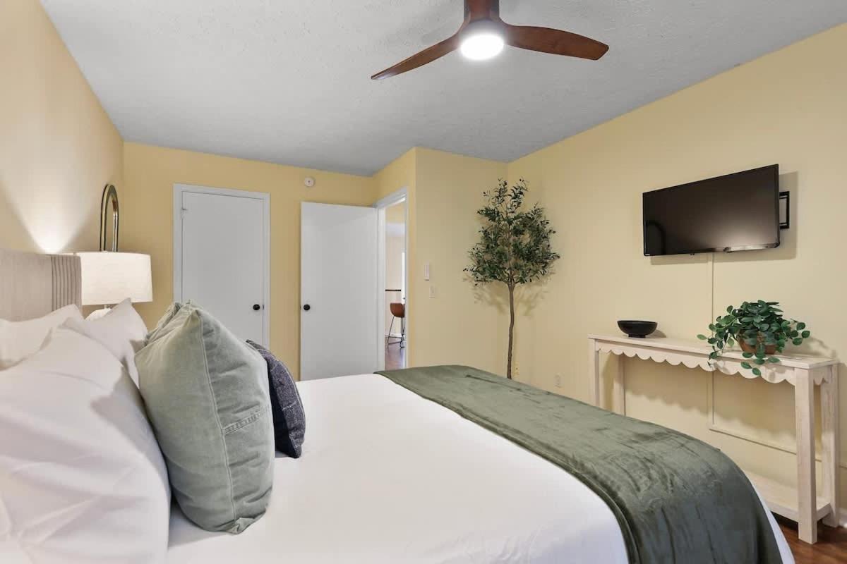 New Meets Nostalgic - Adorable Sleeps 8