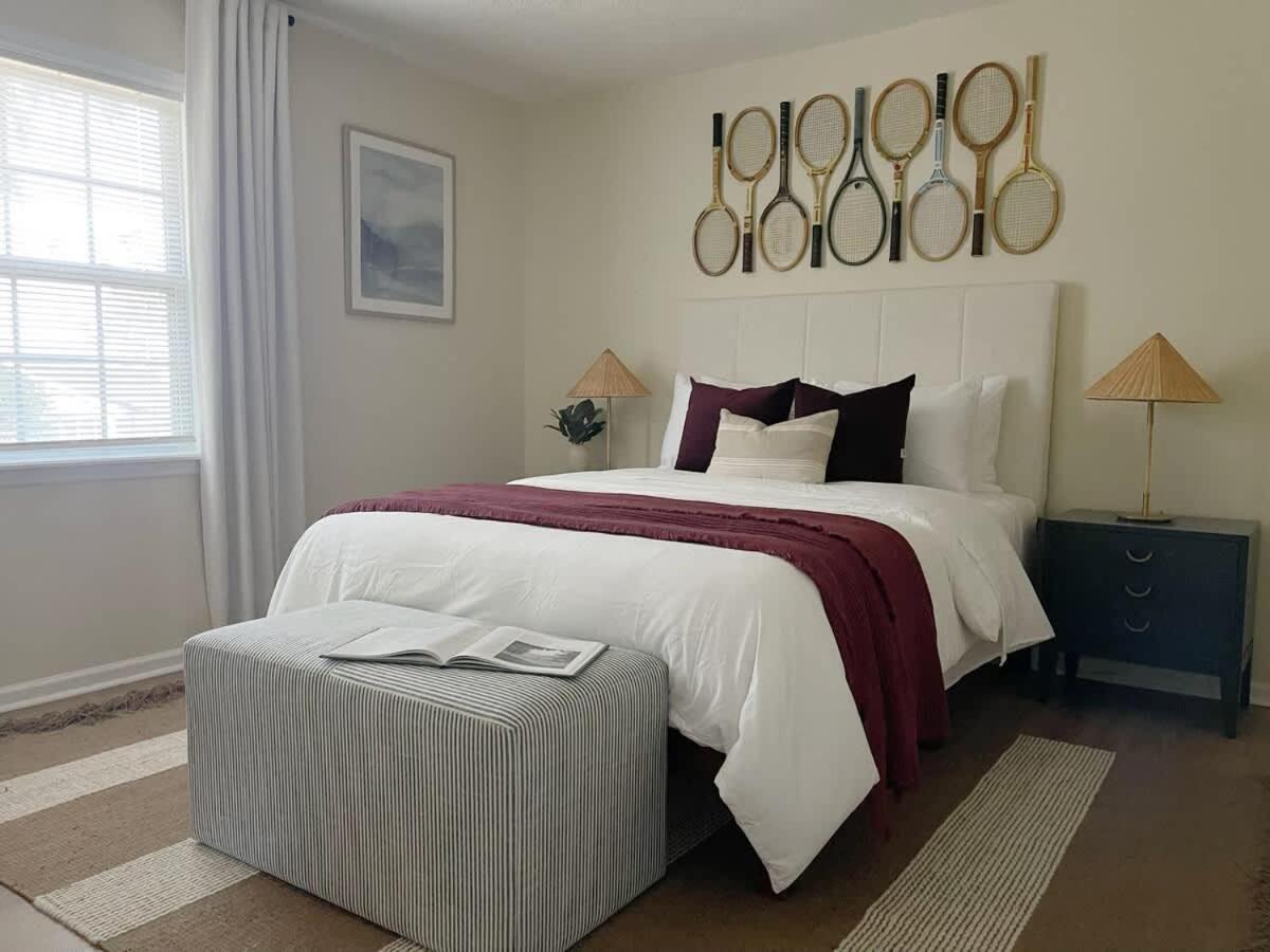 Large Sleeps 10 & Downtown Dog Heaven Holiday home Savannah