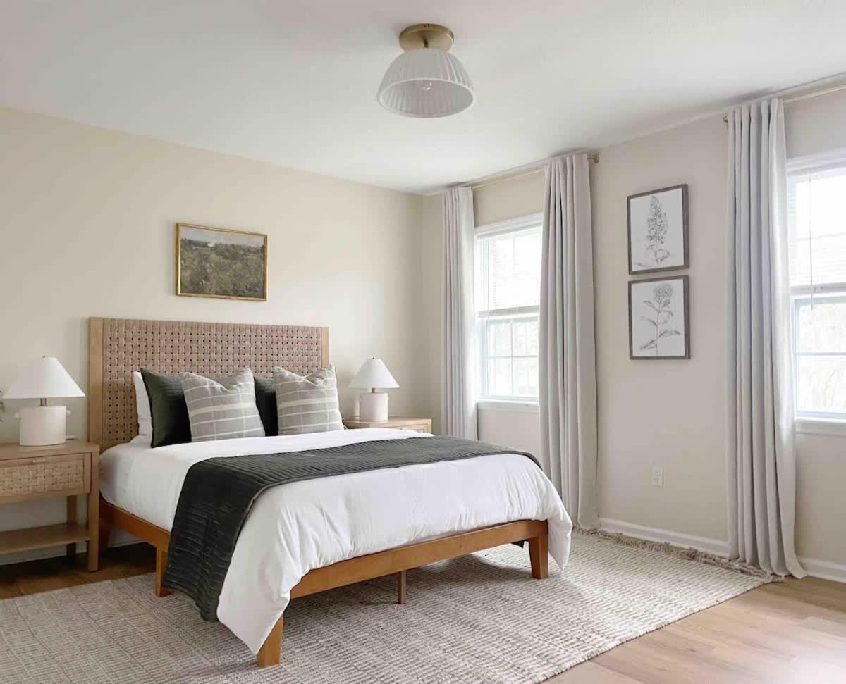 Holiday home Large Sleeps 10 & Downtown Dog Heaven *