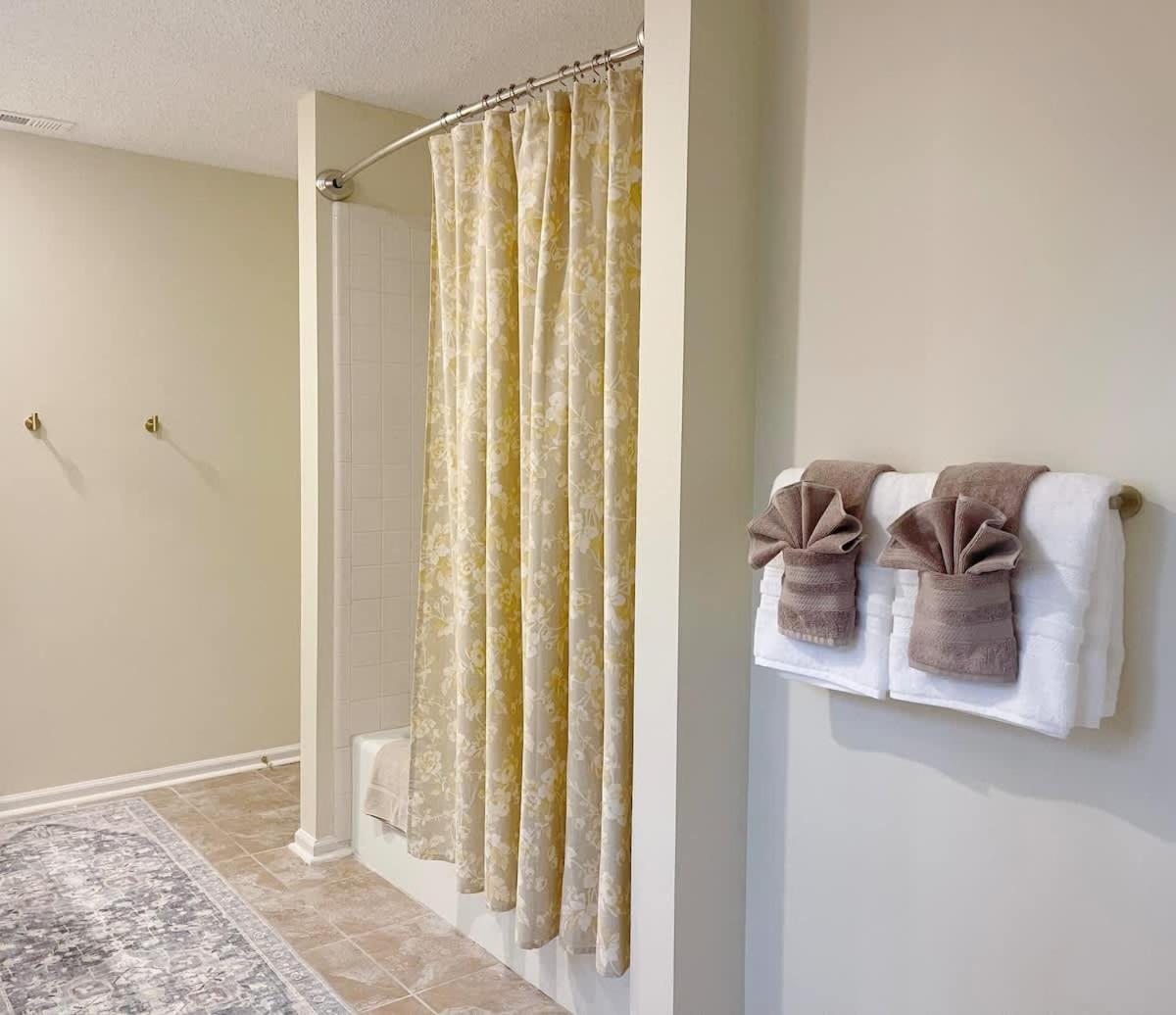 Large Sleeps 10 & Downtown Dog Heaven Holiday home Savannah