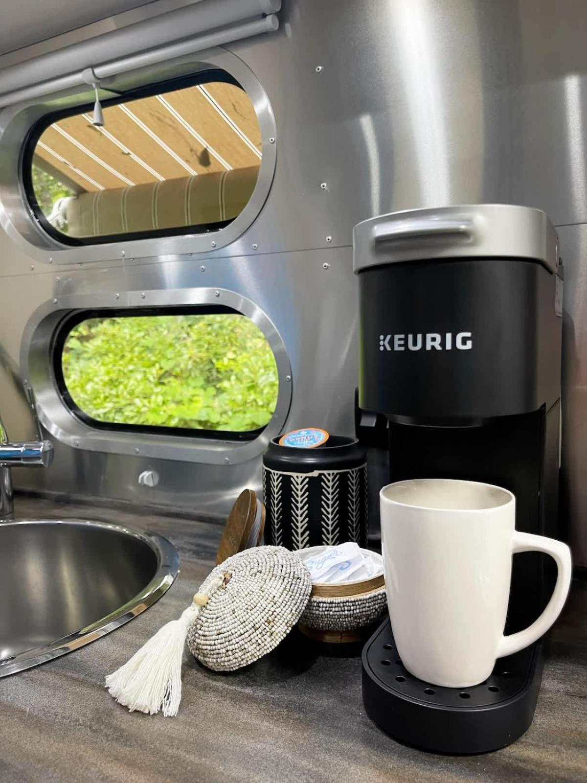 Serene Airstream Midway To And Downtown Campsite *