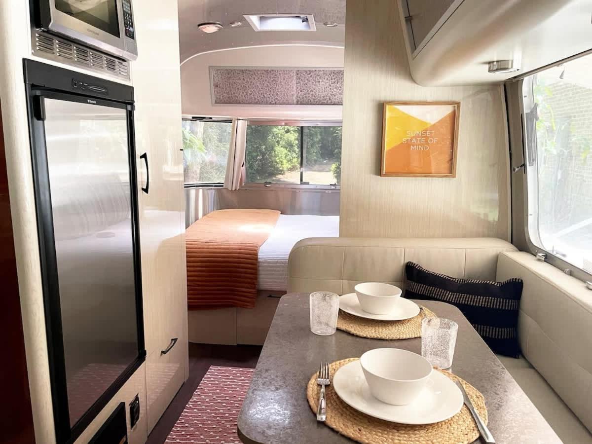 Campsite Serene Airstream Midway To And Downtown *