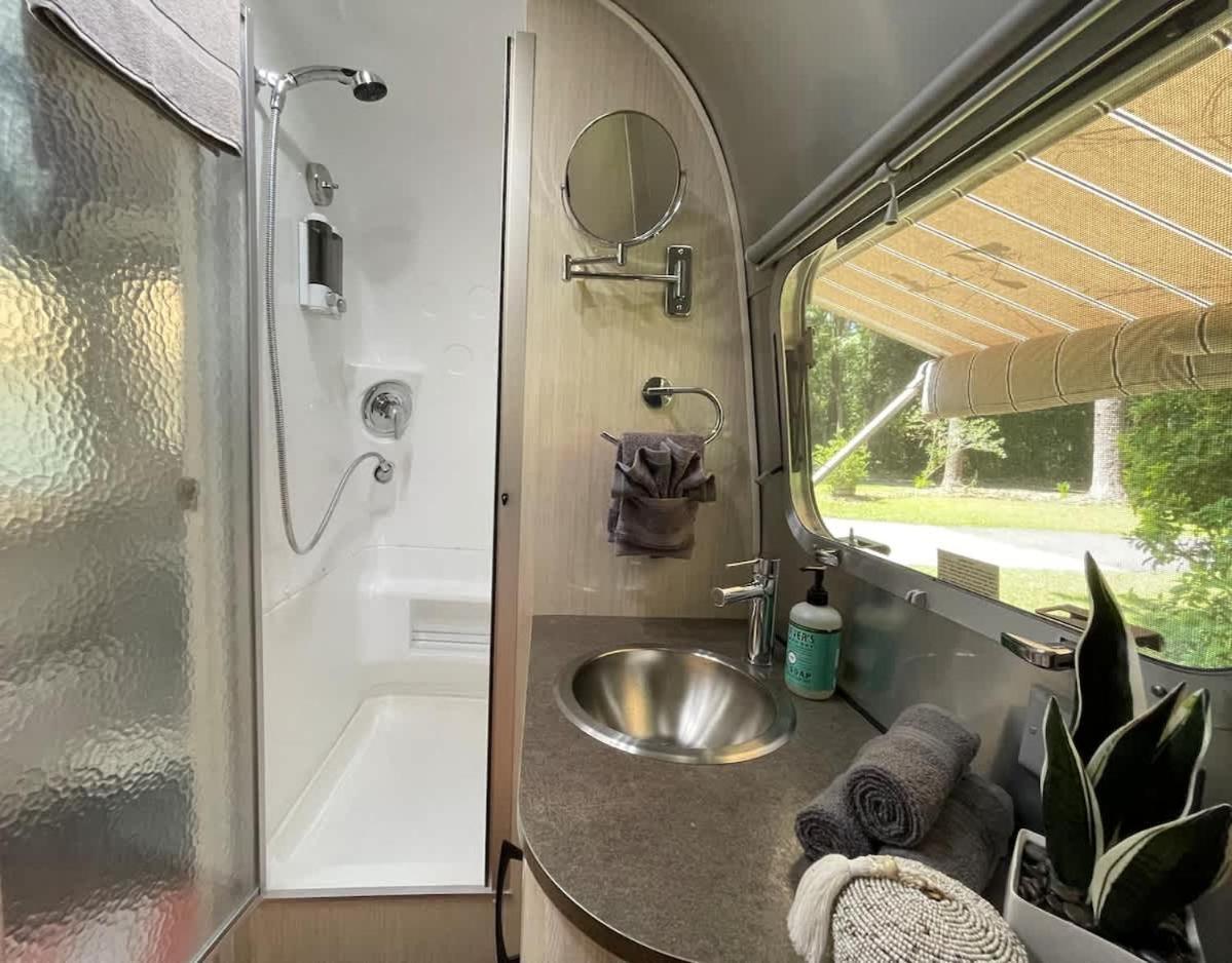 Serene Airstream Midway To And Downtown Savannah