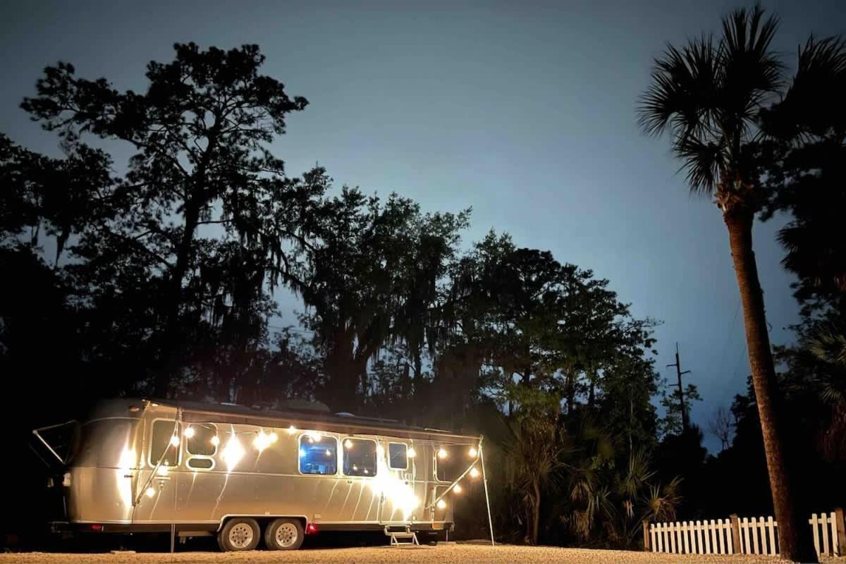 Cozy & Fun Airstream Camper Near Downtown & Campsite Savannah