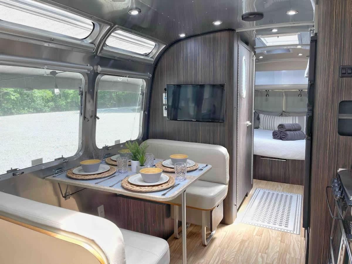 Cozy & Fun Airstream Camper Near Downtown & *